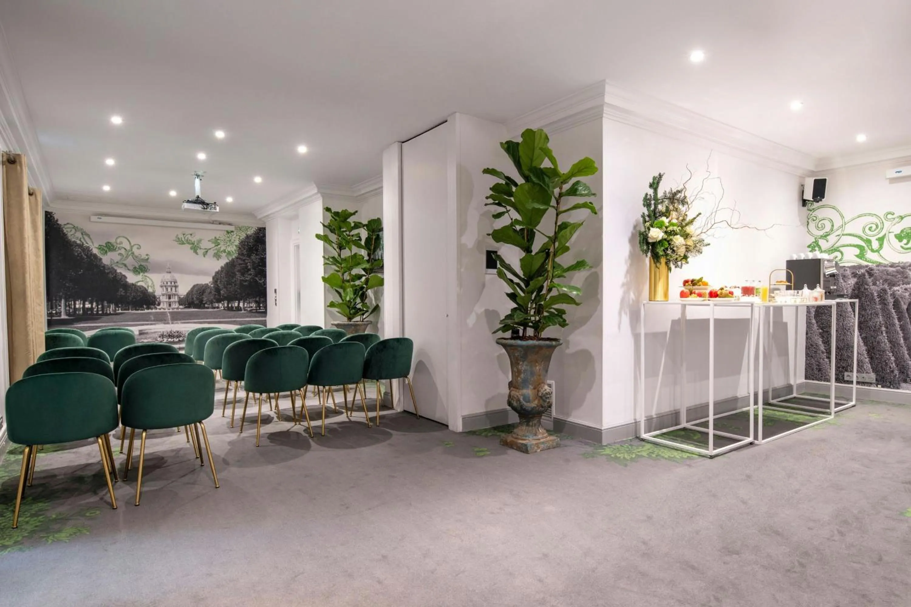 Meeting/conference room in Renaissance Paris Nobel Tour Eiffel Hotel