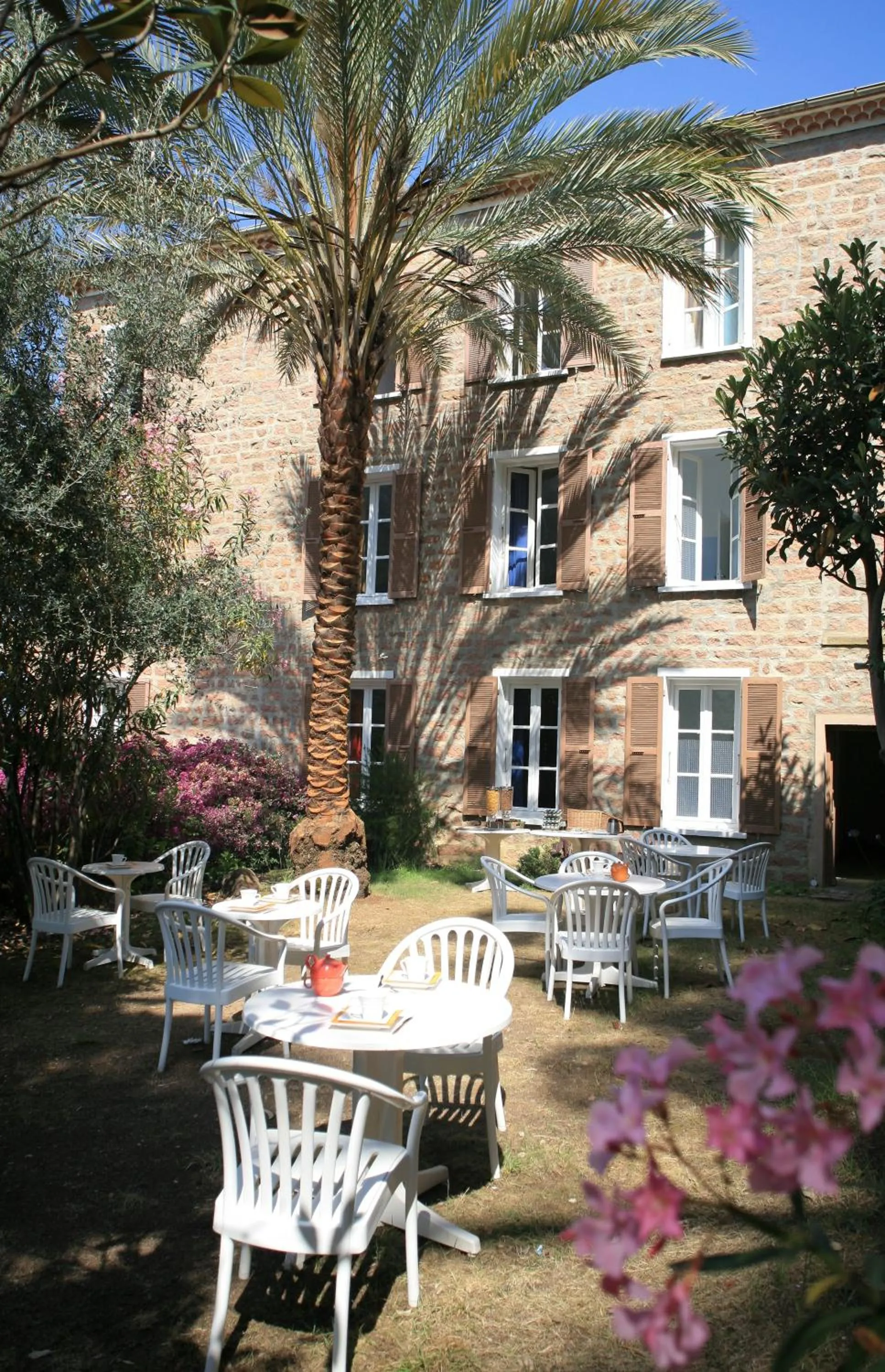 Garden in Hôtel Colombo- Porto Corse