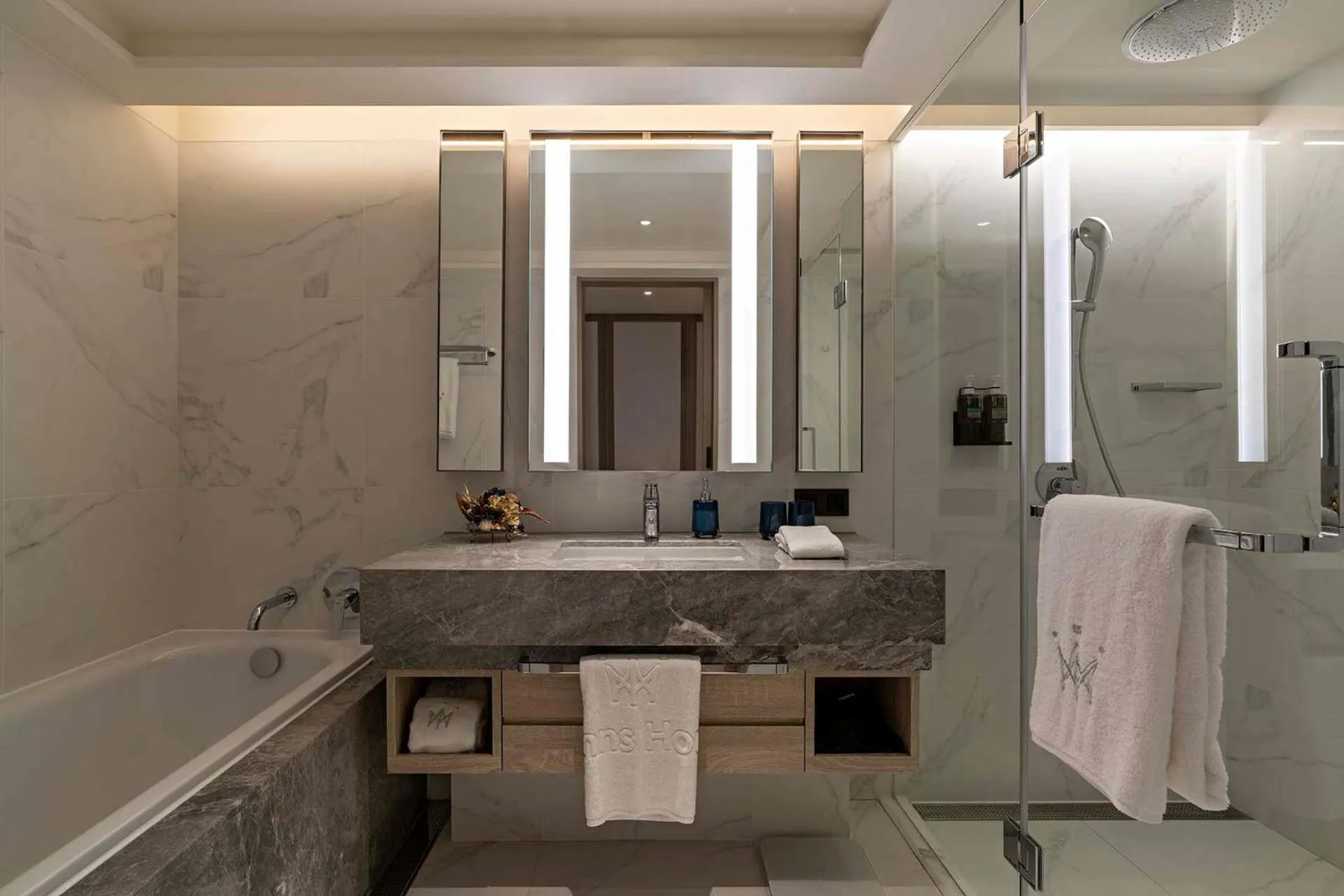 Shower in Hanns House