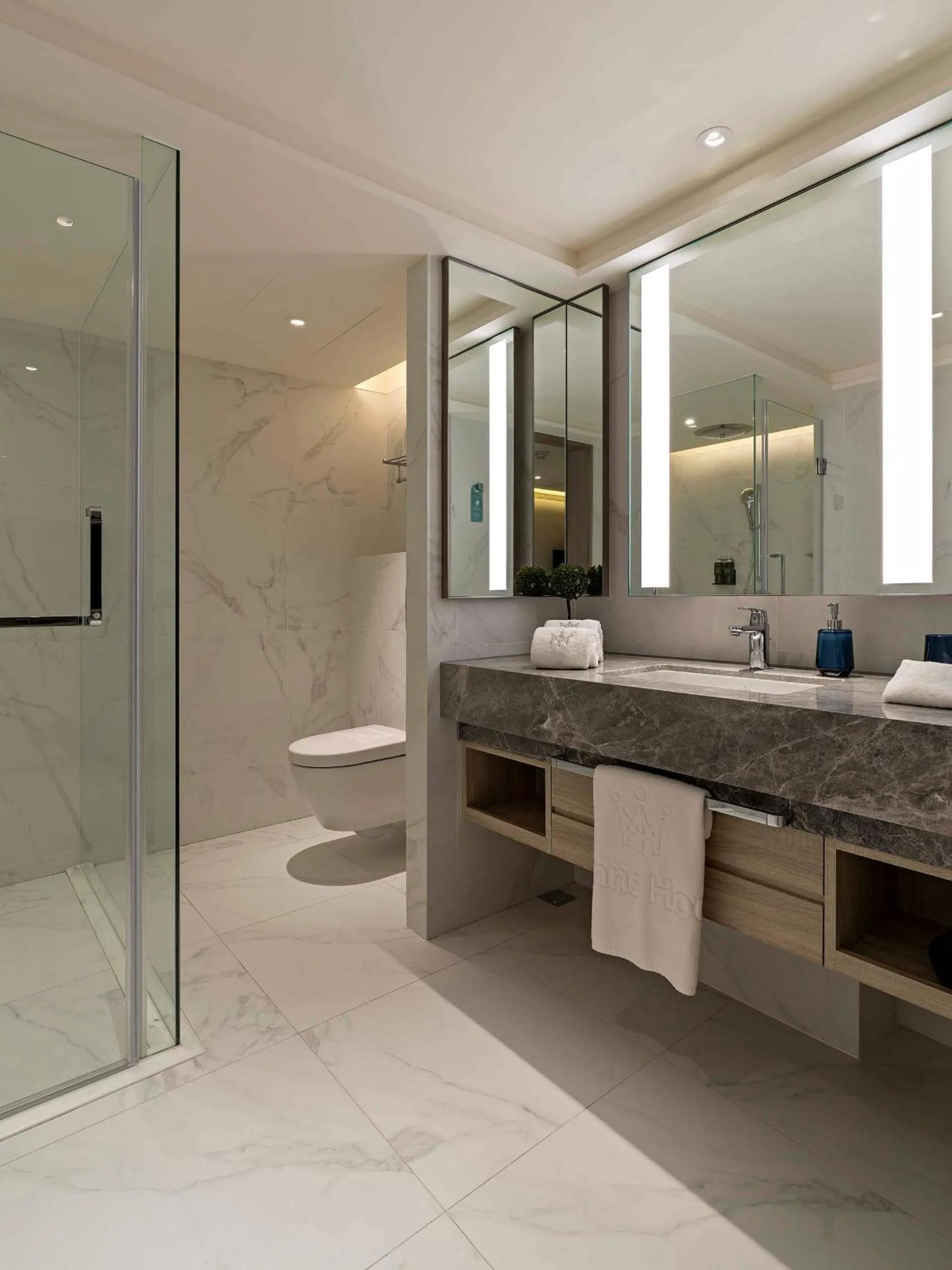 Shower in Hanns House