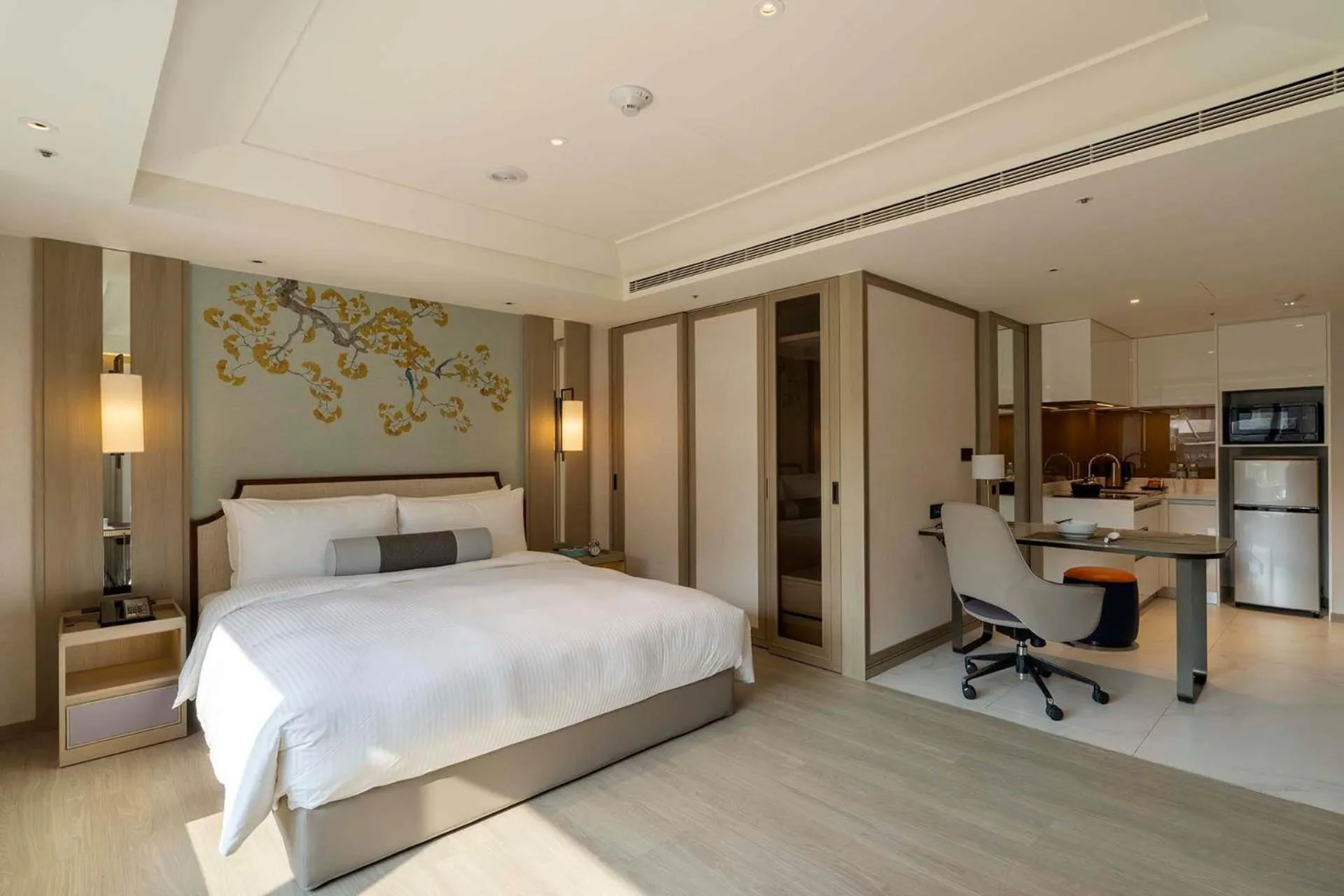 Photo of the whole room, Bed in Hanns House