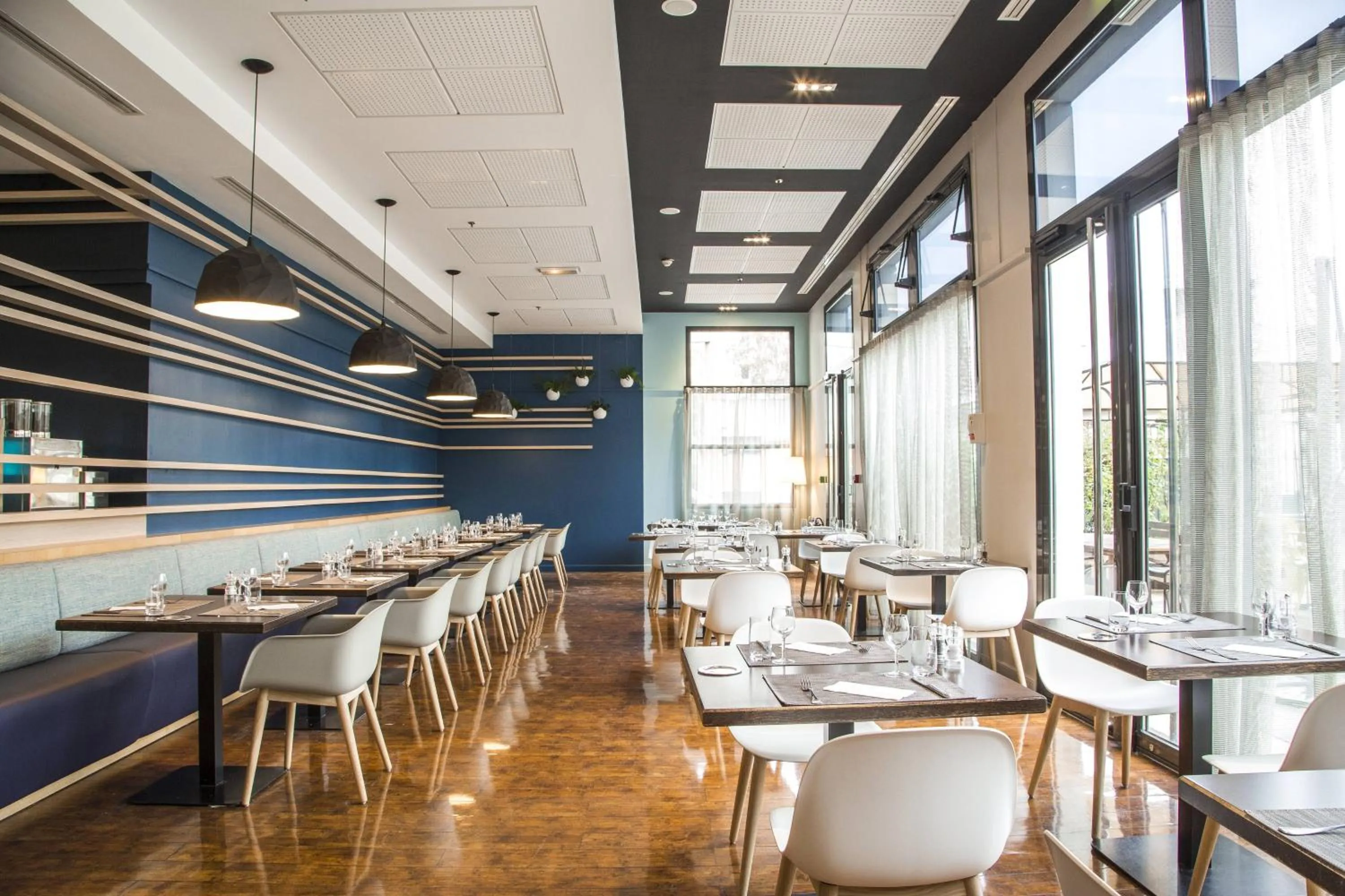 Restaurant/places to eat in Courtyard by Marriott Paris La Defense West - Colombes