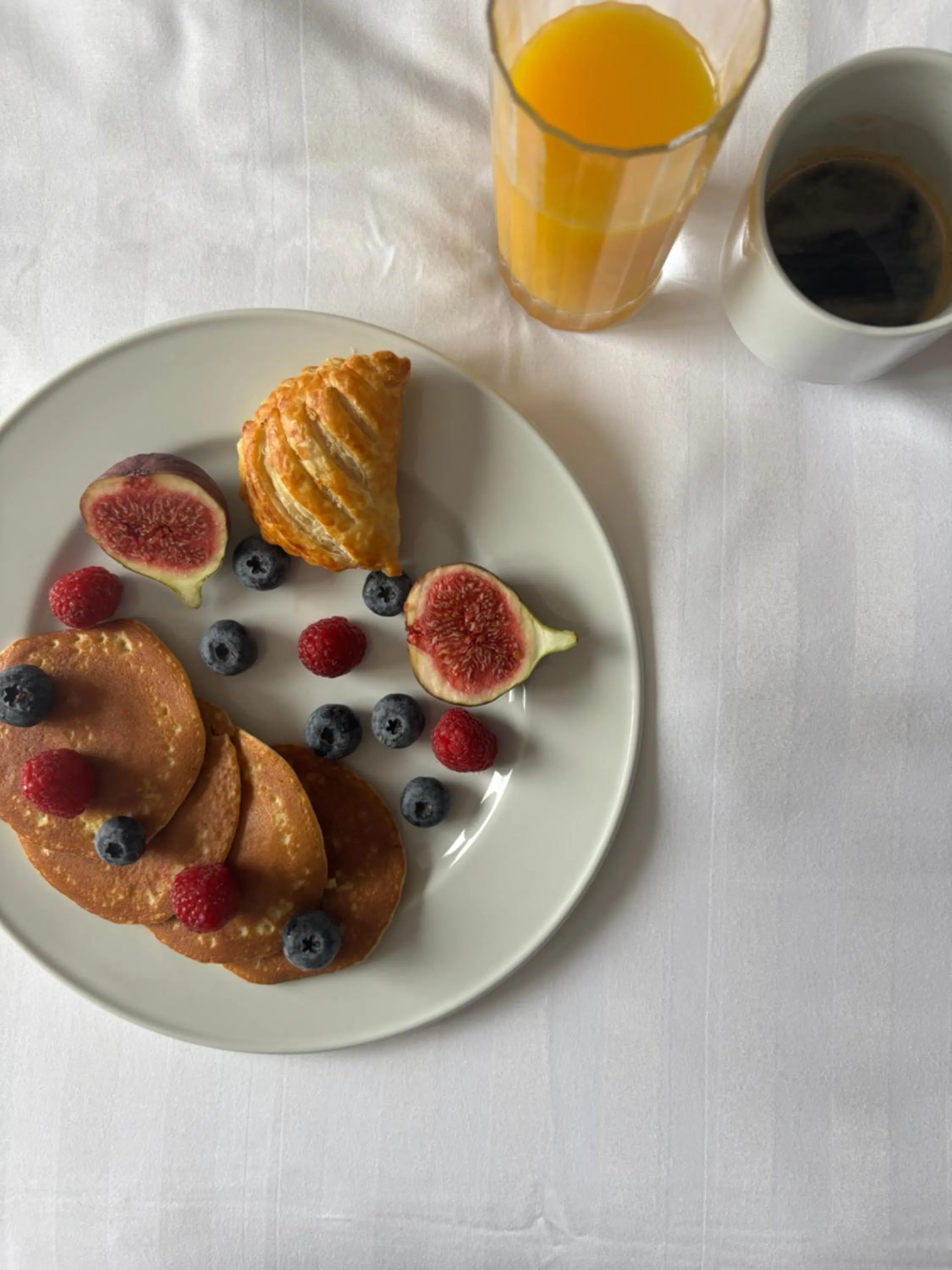 Breakfast in Courtyard by Marriott Paris La Defense West - Colombes