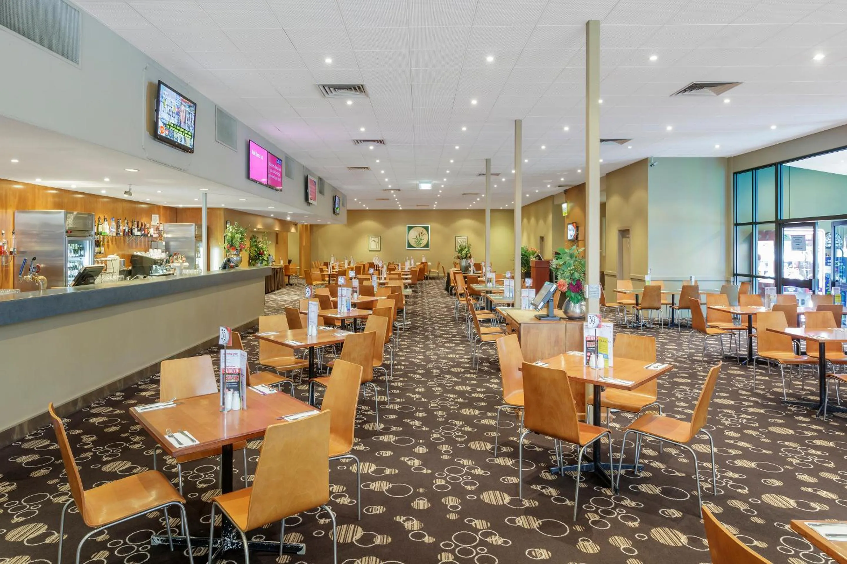 Restaurant/places to eat in Dorset Gardens Hotel