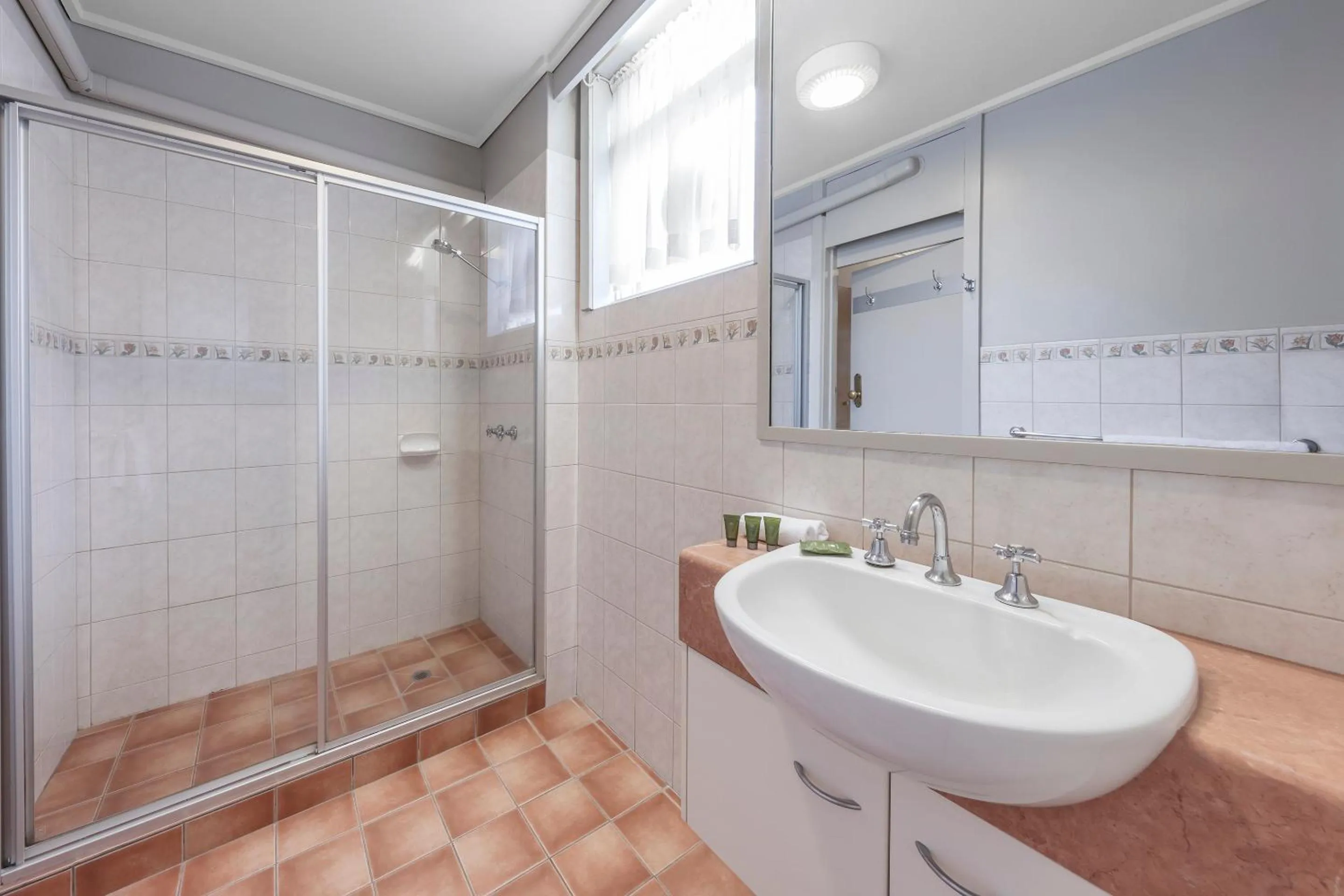 Toilet in Dorset Gardens Hotel