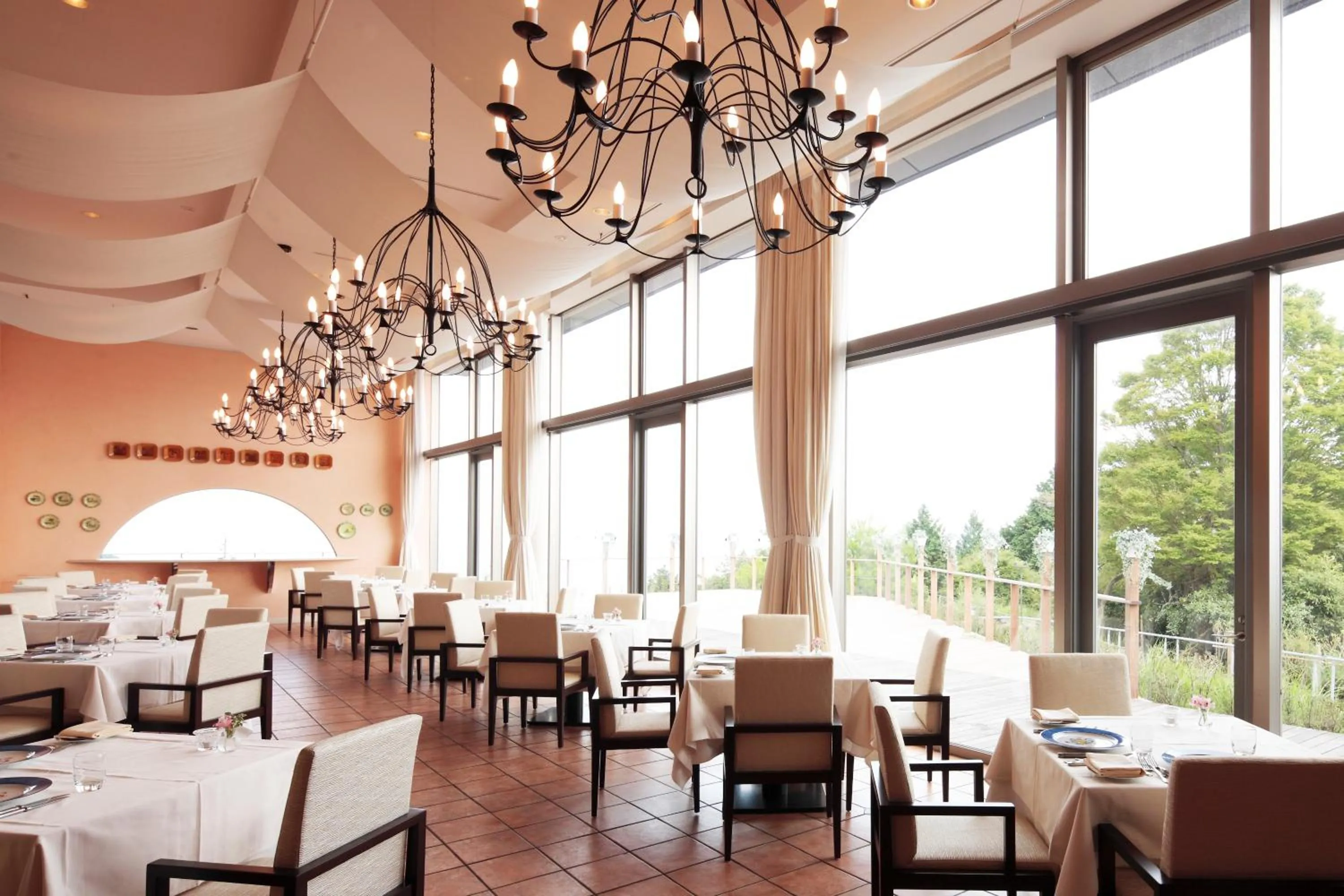 Restaurant/places to eat in L'Hotel de Hiei