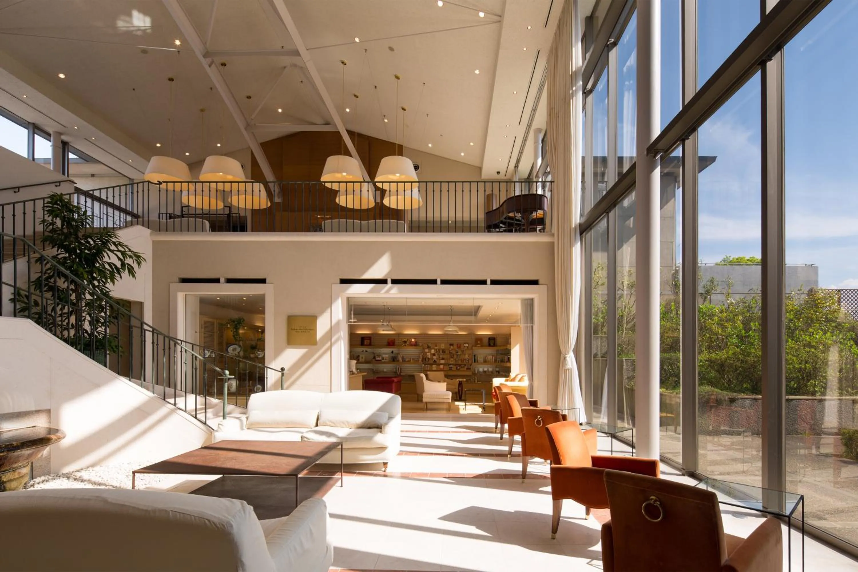 Communal lounge/ TV room in L'Hotel de Hiei