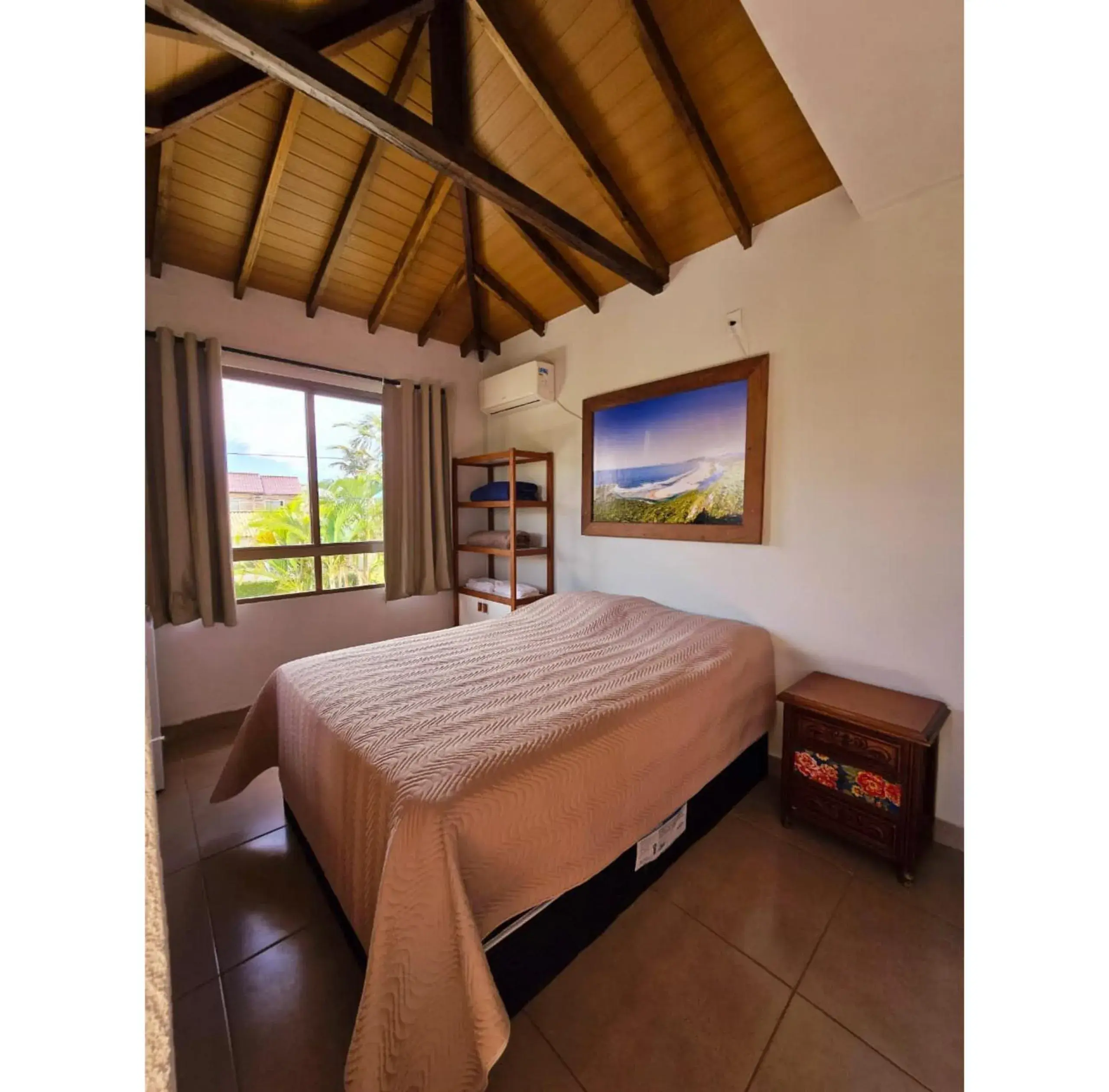 Double Room with Garden View in Essência da Guarda Surf House Double Room with Garden View in Essência da Guarda Surf House