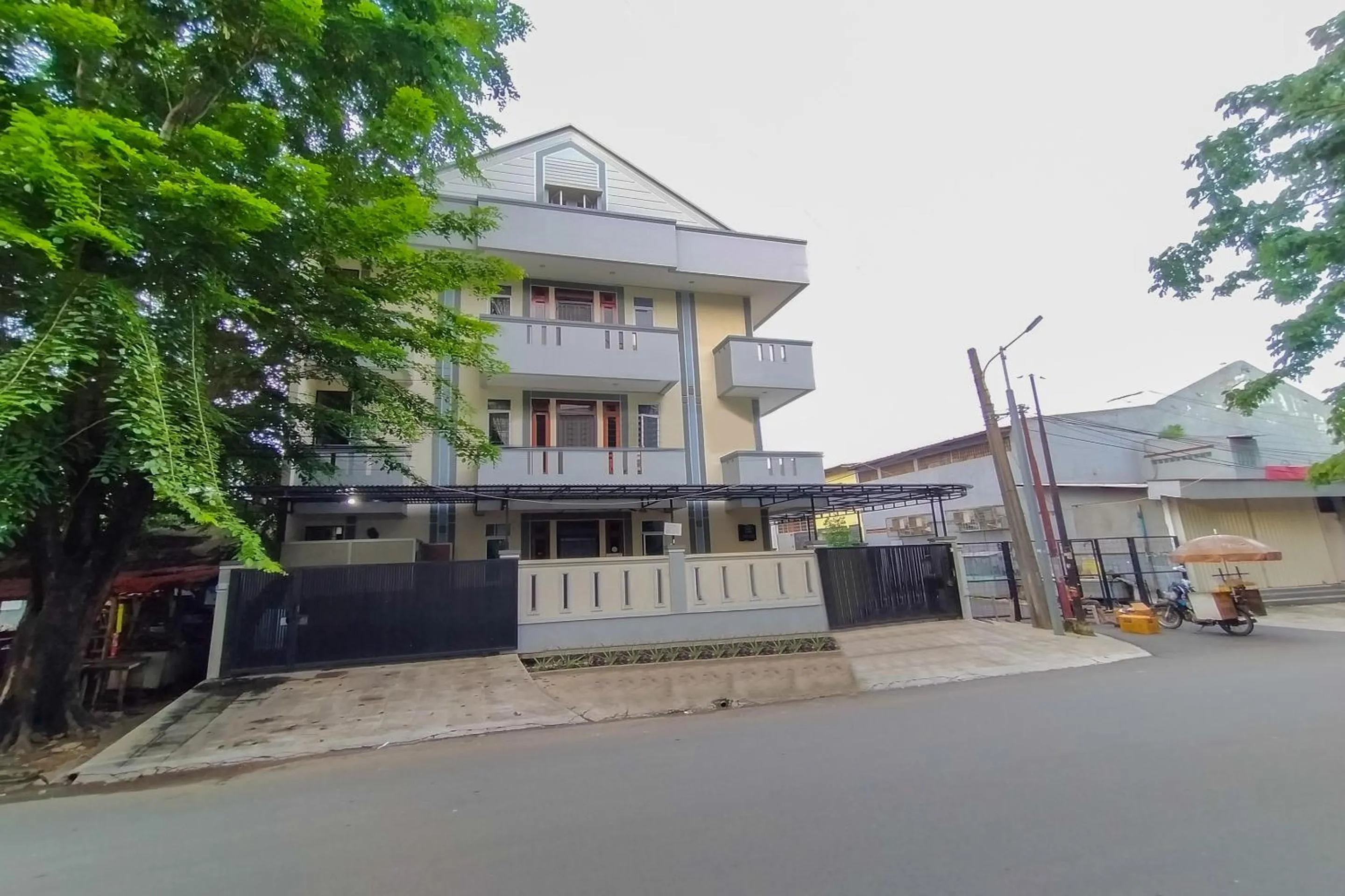 Property building in KoolKost Syariah @ Duri Kosambi