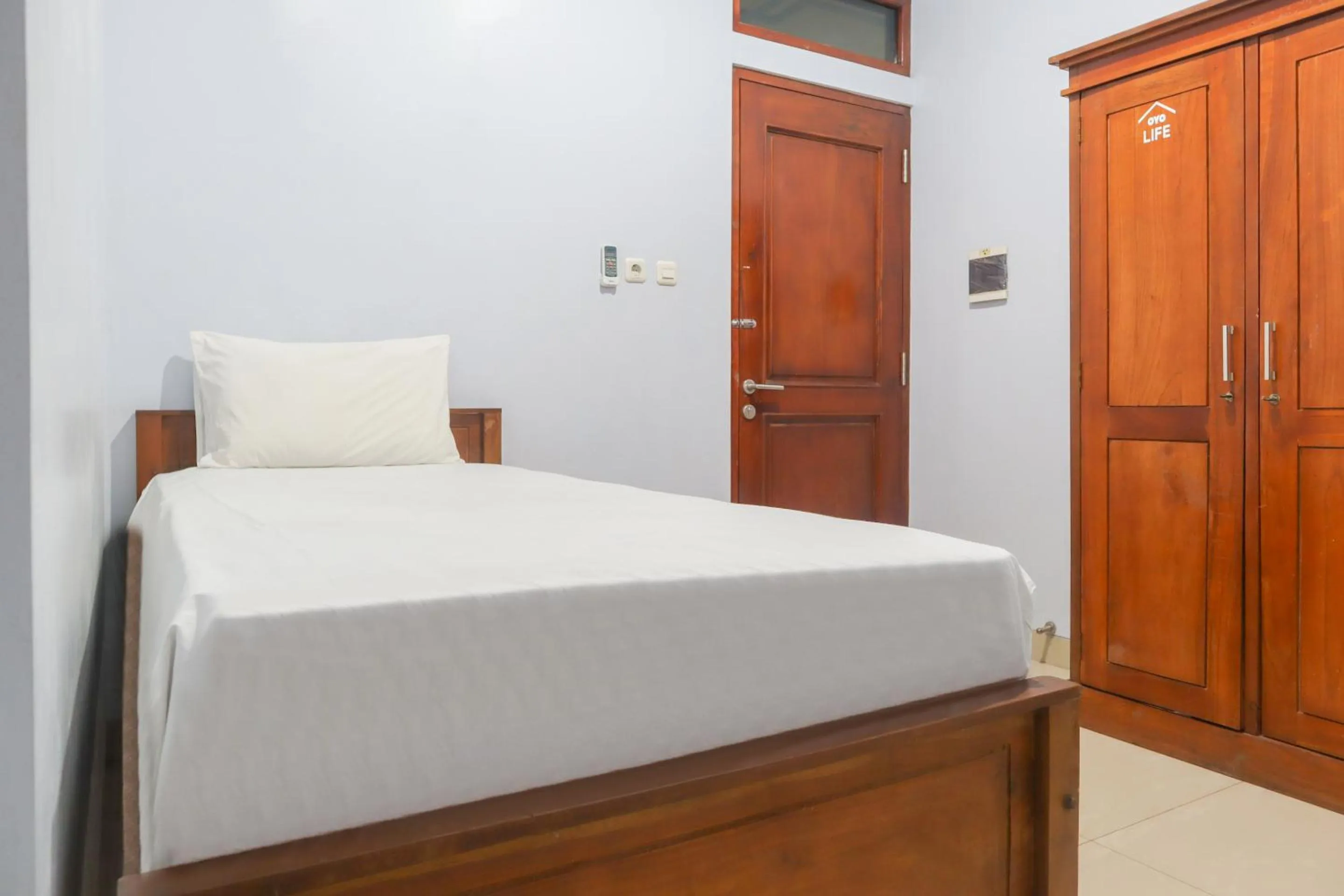 Bed in KoolKost Syariah @ Duri Kosambi