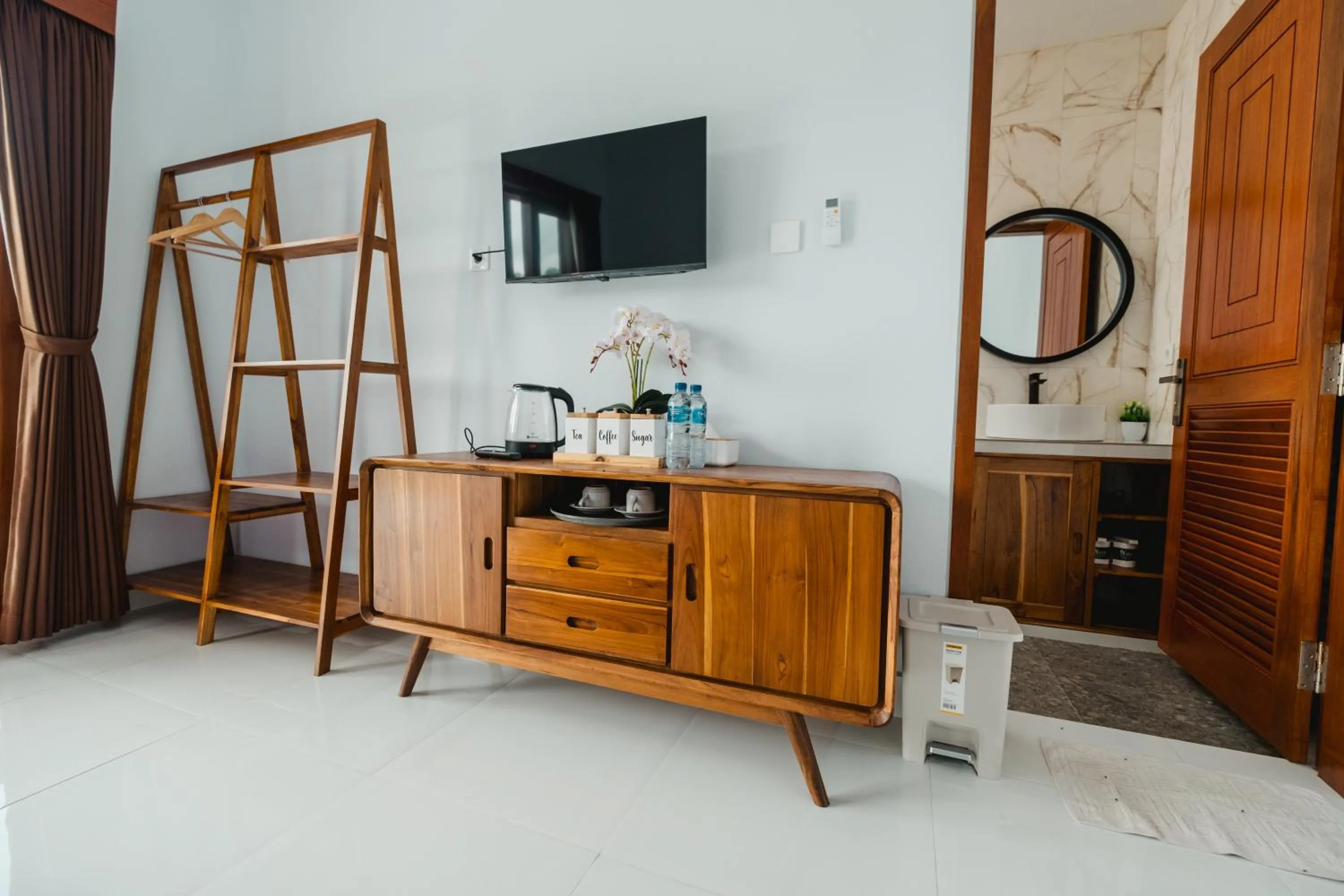 Communal lounge/ TV room in Mount Batur Villa