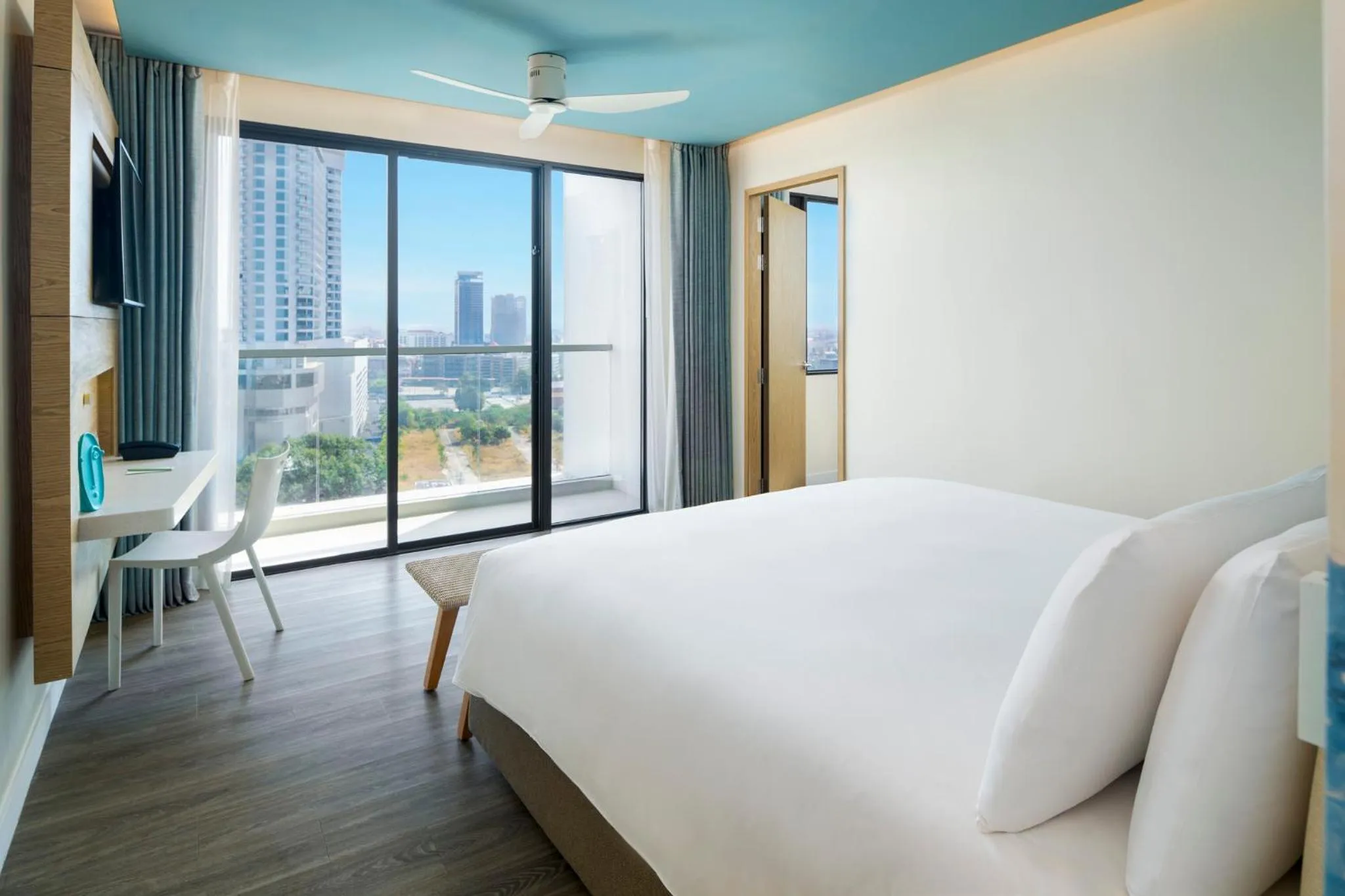 Bed in OZO North Pattaya