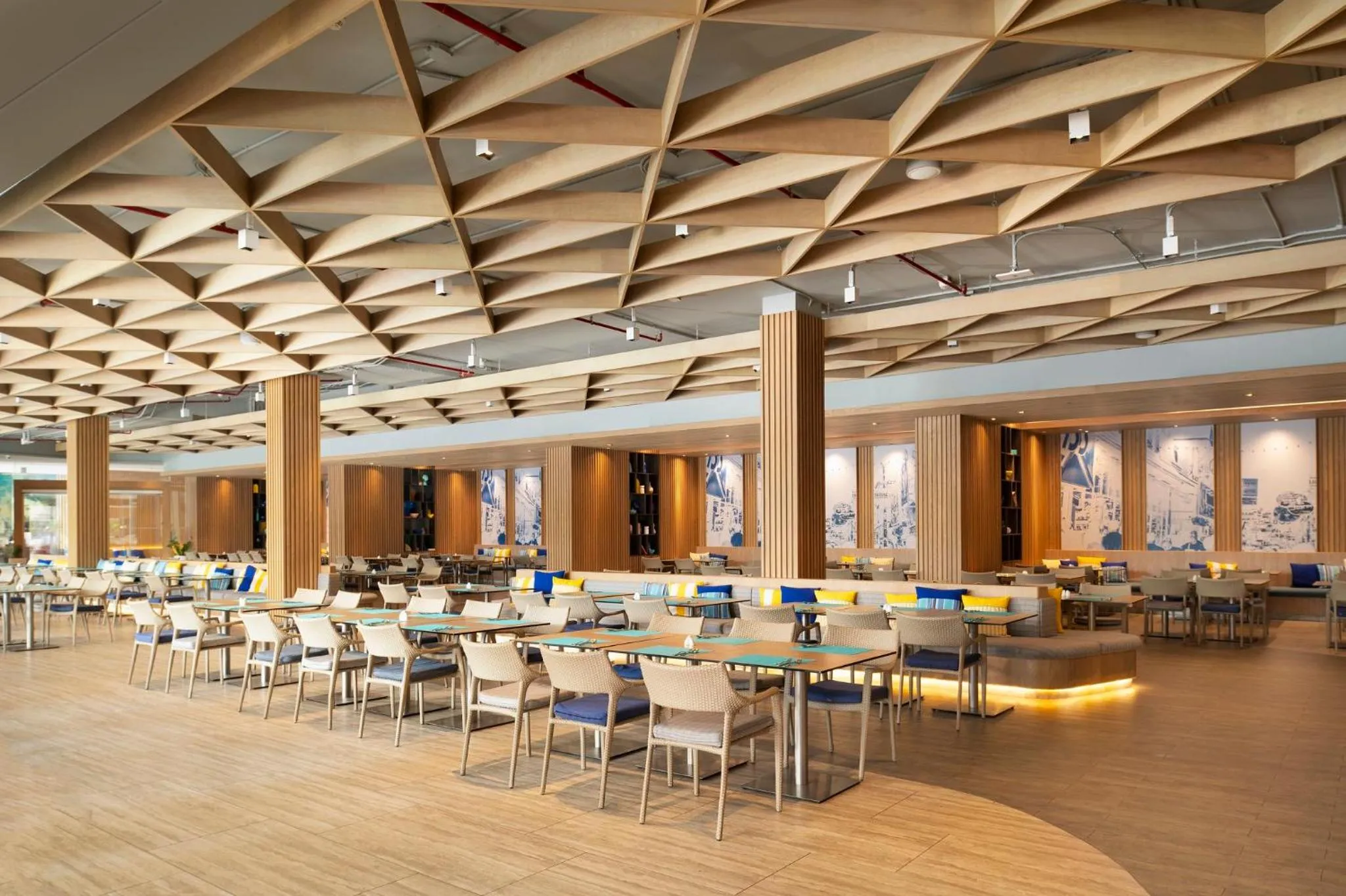 Restaurant/places to eat in OZO North Pattaya