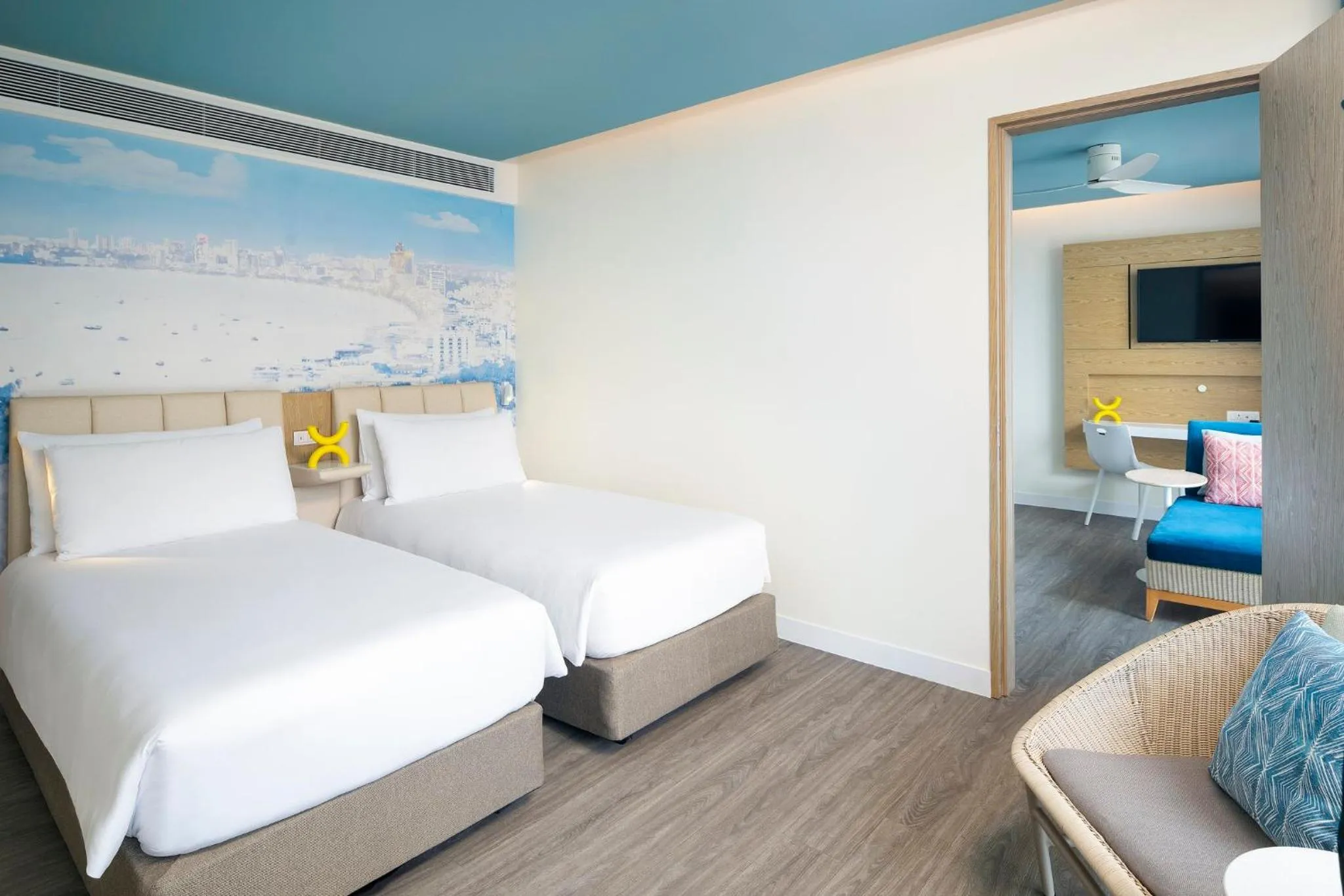 Photo of the whole room, Bed in OZO North Pattaya