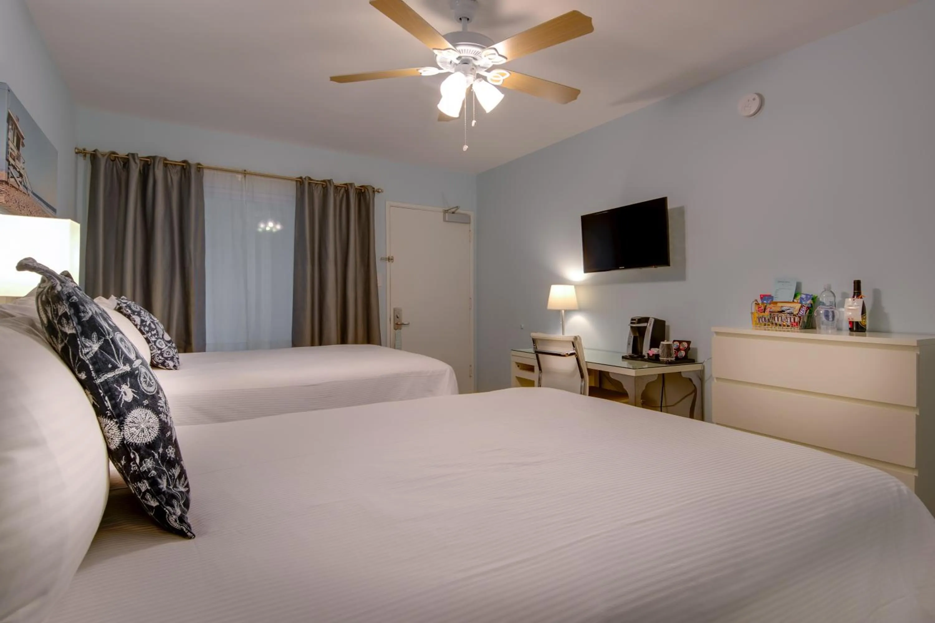 Bed in Bayside Hotel