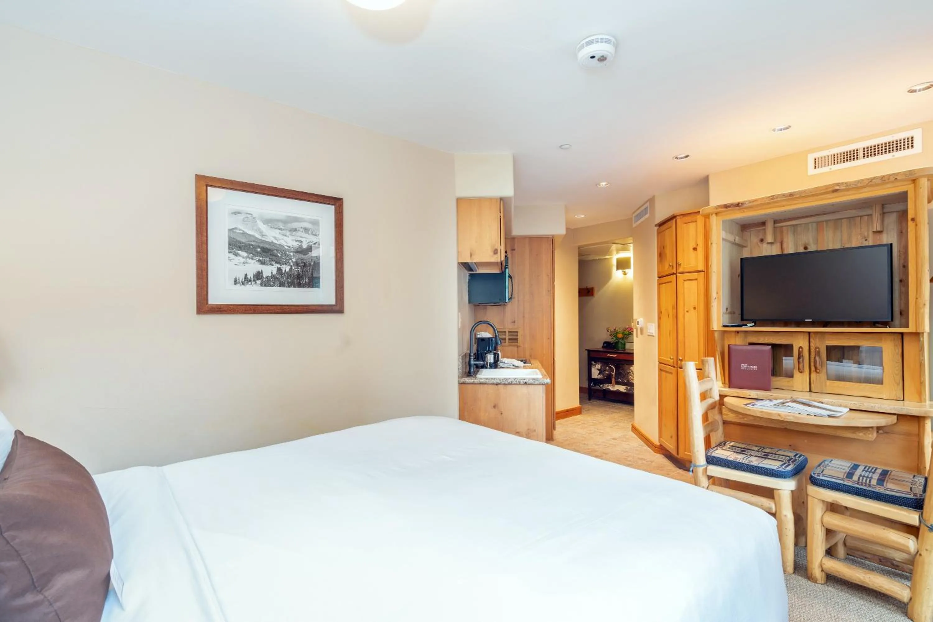 Bed in Inn at Lost Creek