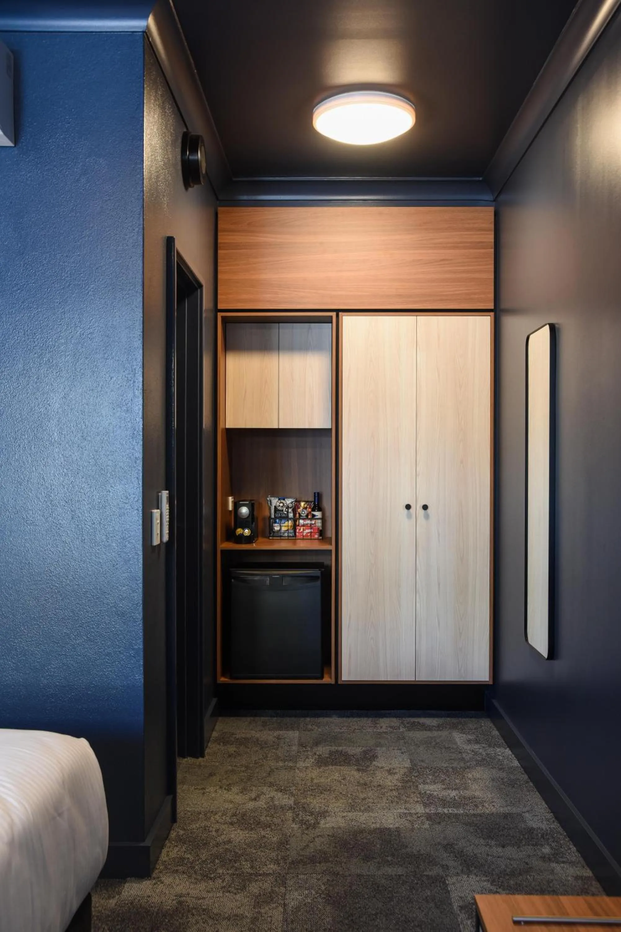 oven in HotelMOTEL Adelaide