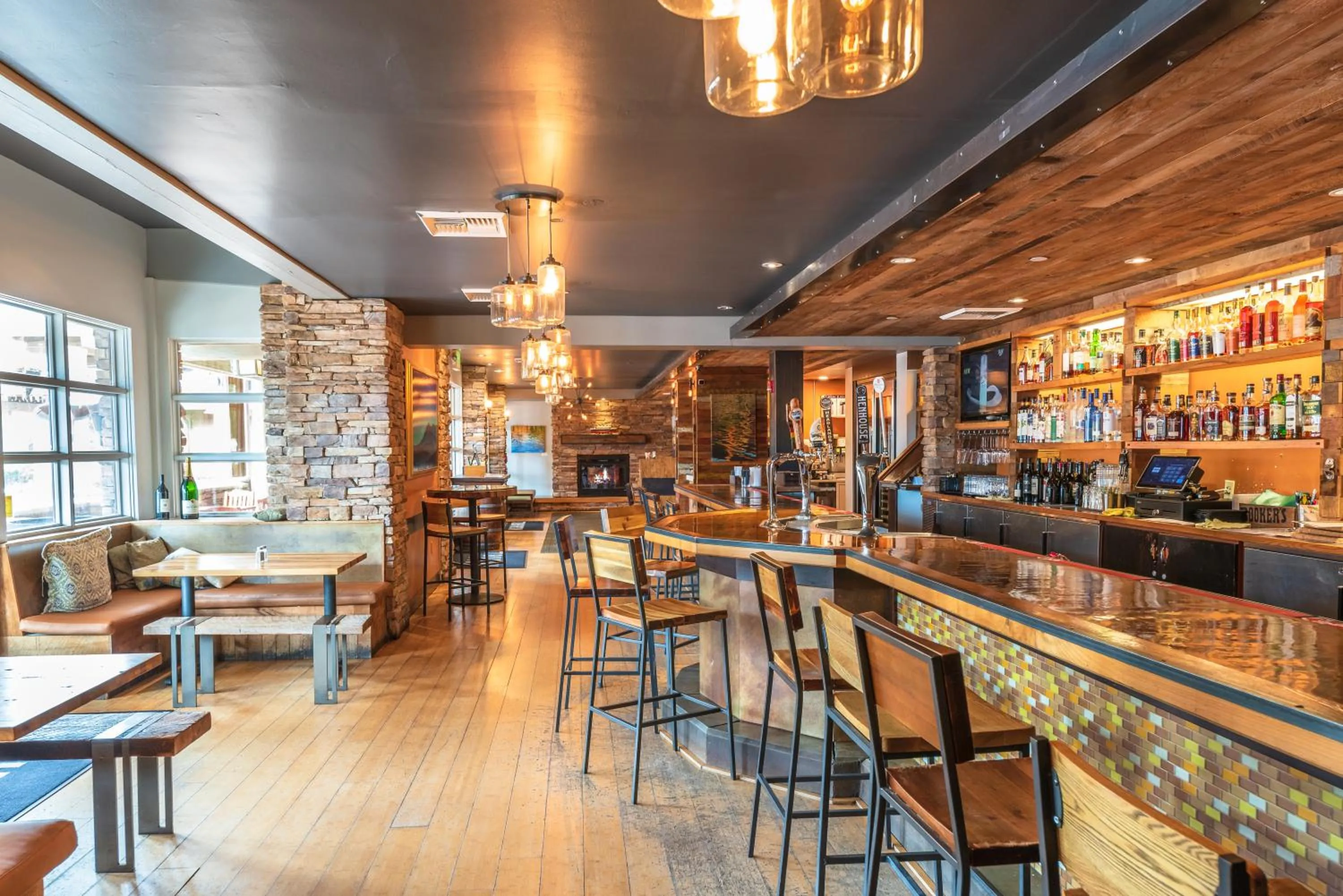 Restaurant/places to eat in The Lodge at Tiburon