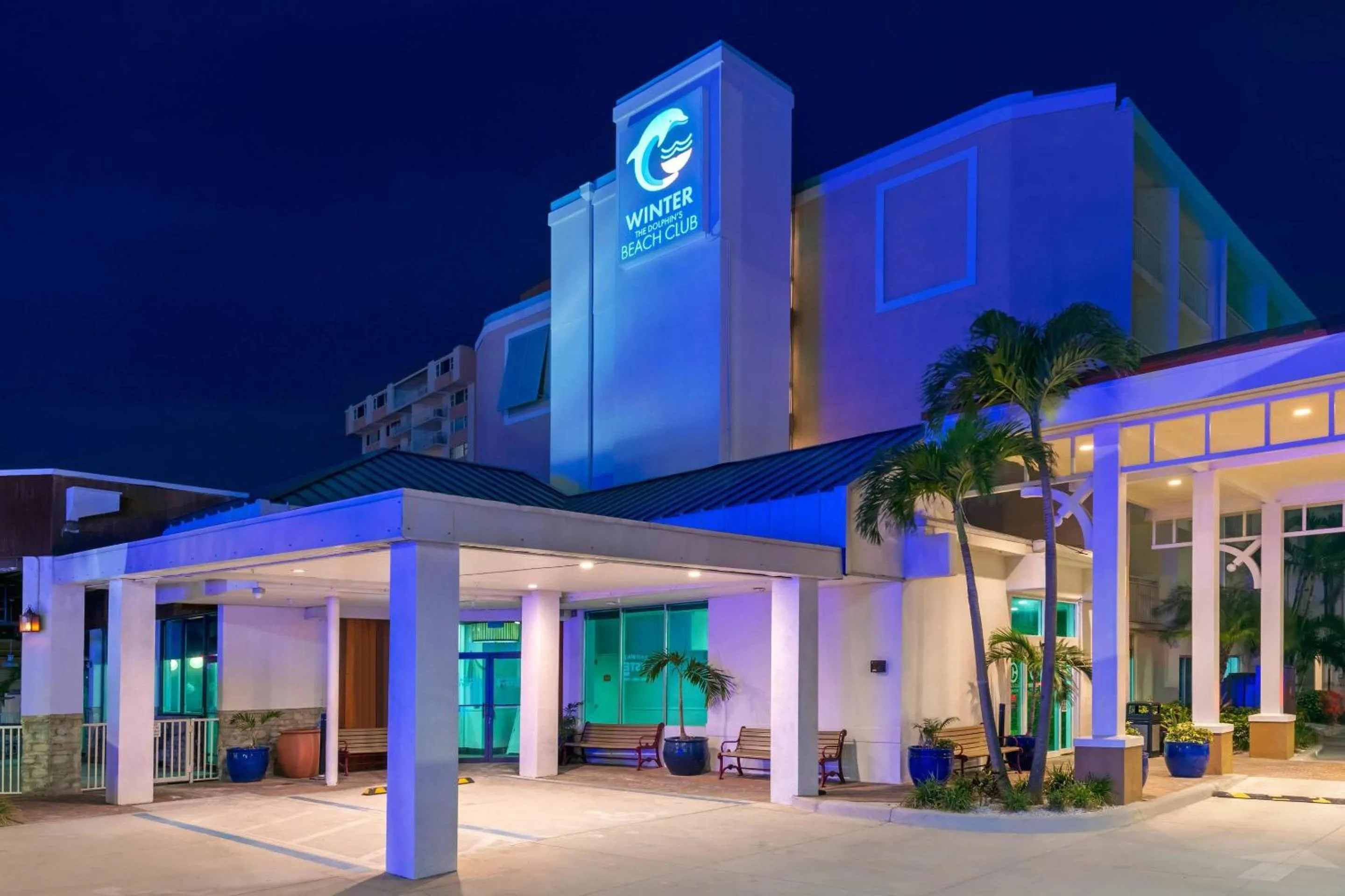 Property building in Dolphin Sands Clearwater Beach, an Ascend Collection Hotel