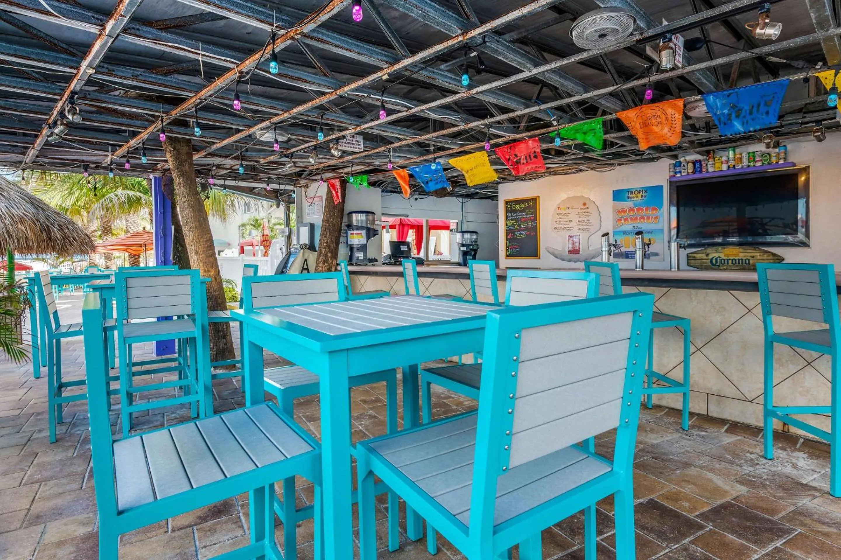 Restaurant/places to eat in Dolphin Sands Clearwater Beach, an Ascend Collection Hotel