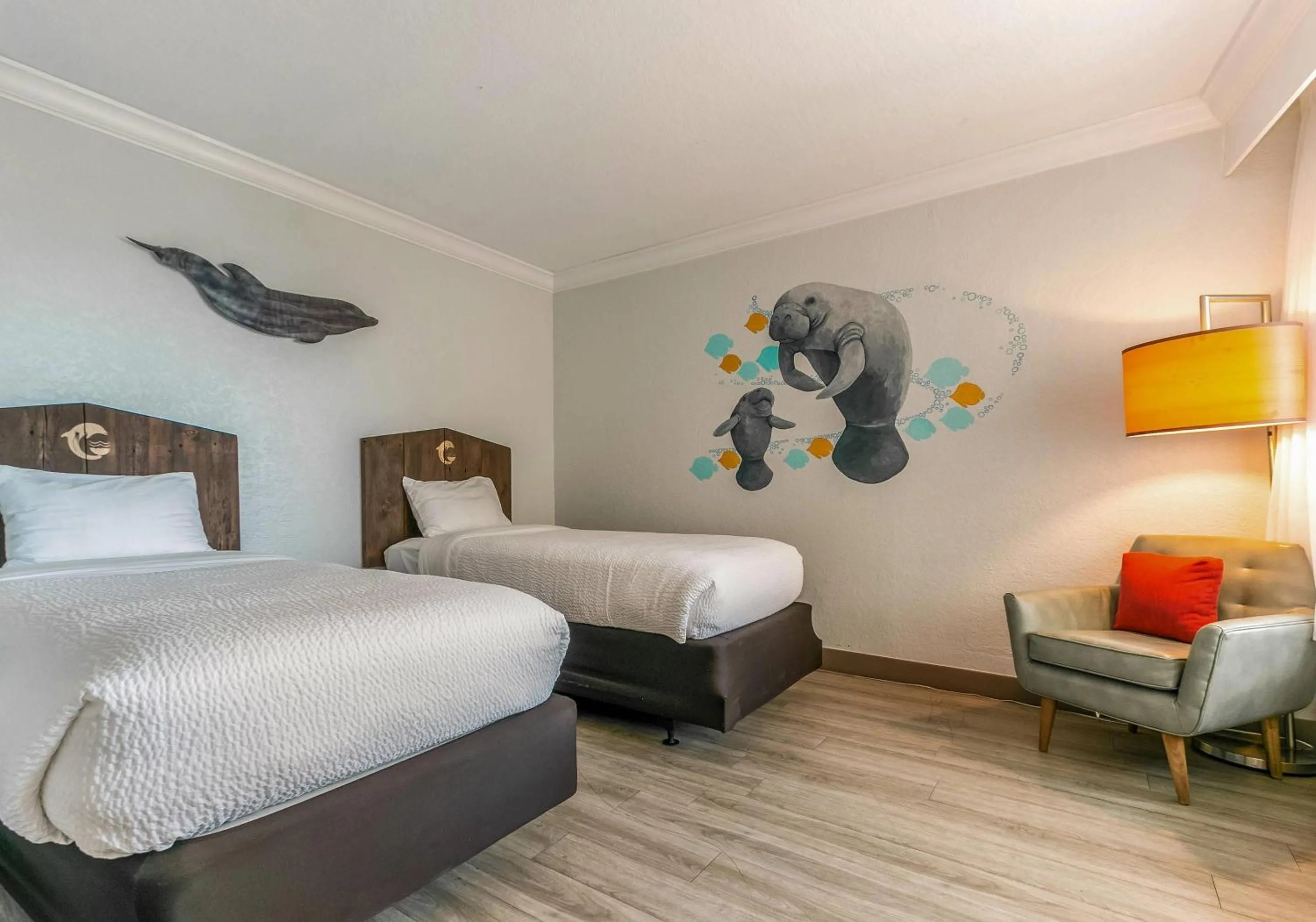 Bedroom, Bed in Dolphin Sands Clearwater Beach, an Ascend Collection Hotel