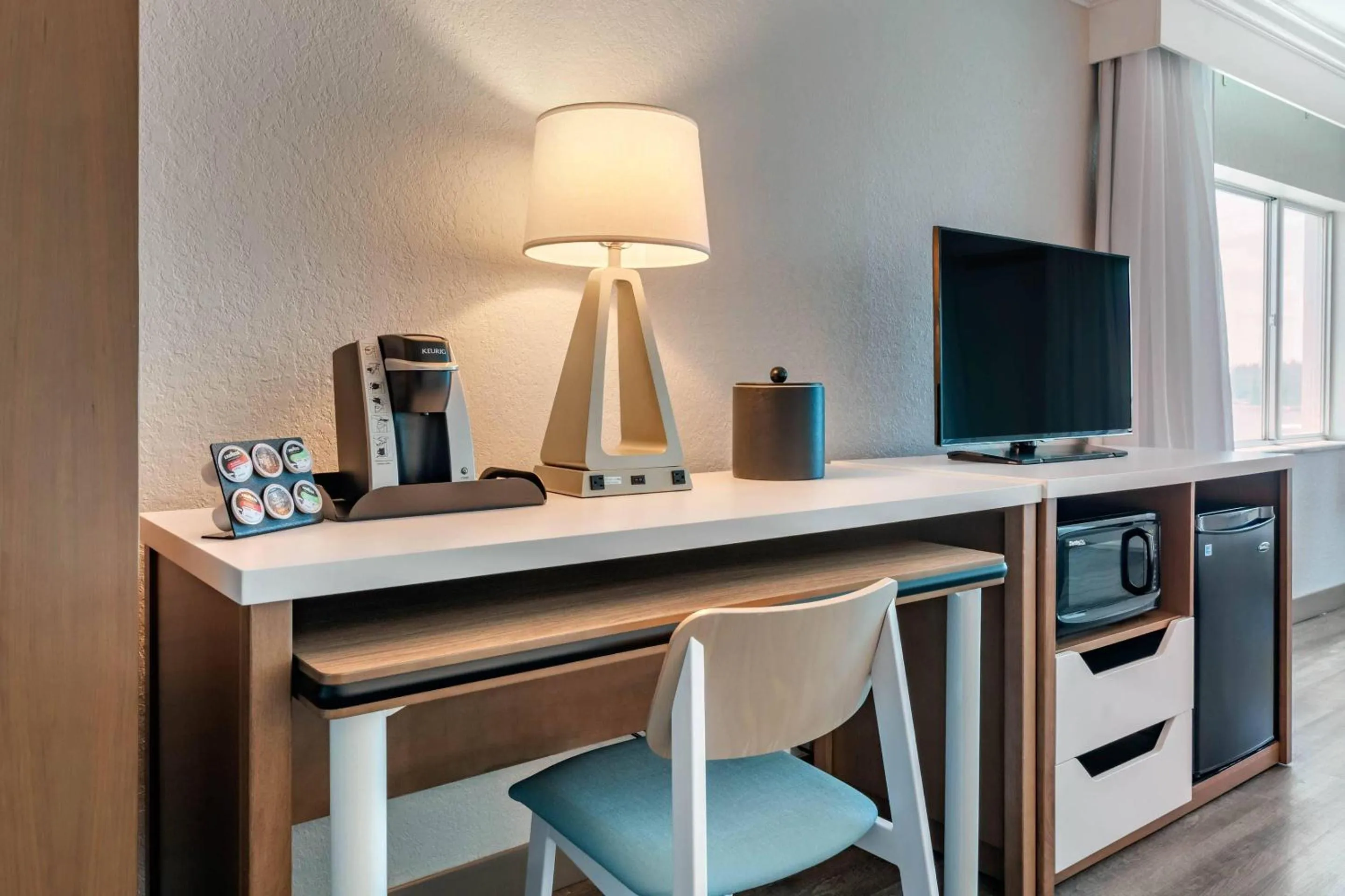 Bedroom in Dolphin Sands Clearwater Beach, an Ascend Collection Hotel