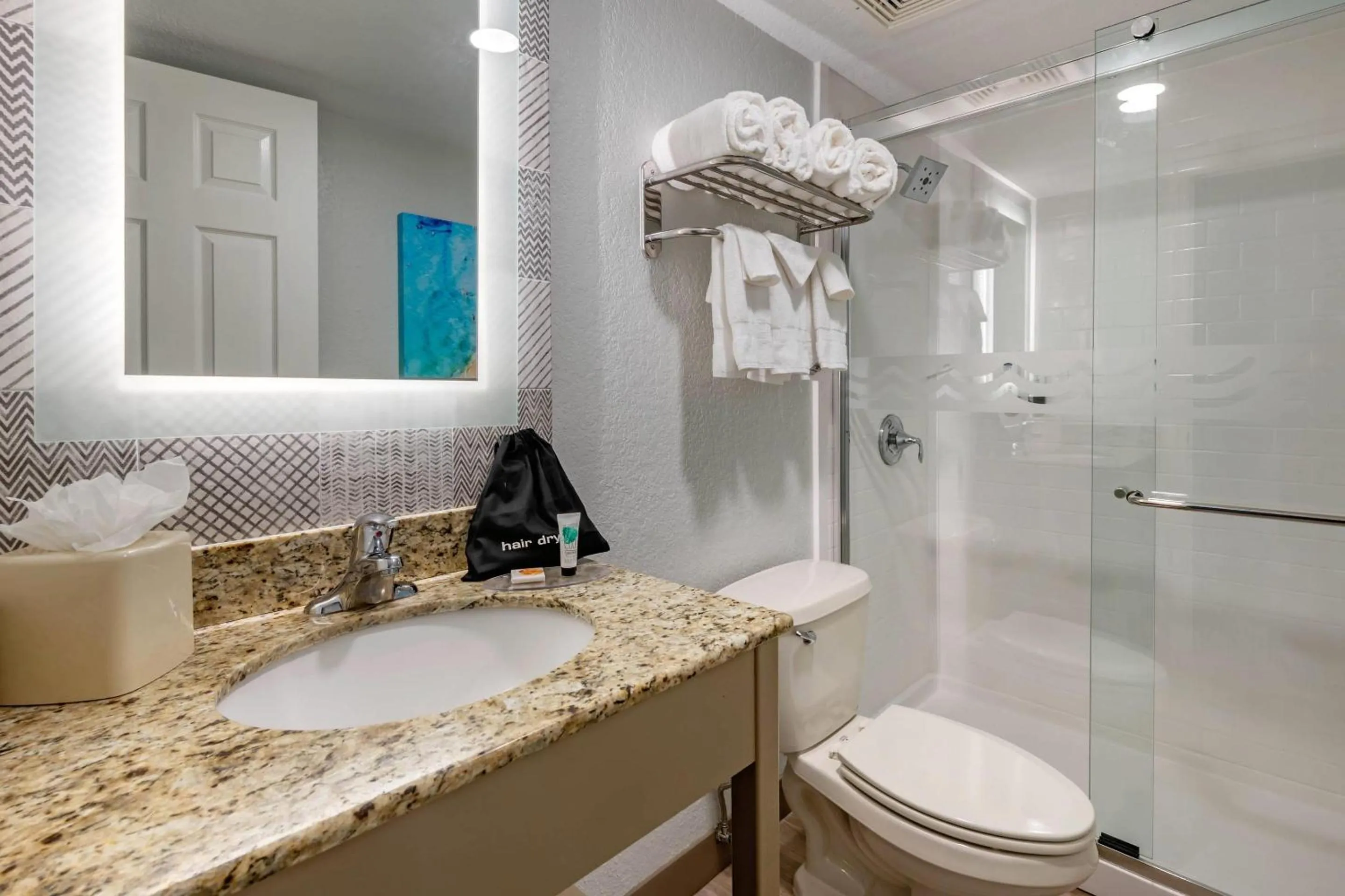 Bedroom in Dolphin Sands Clearwater Beach, an Ascend Collection Hotel