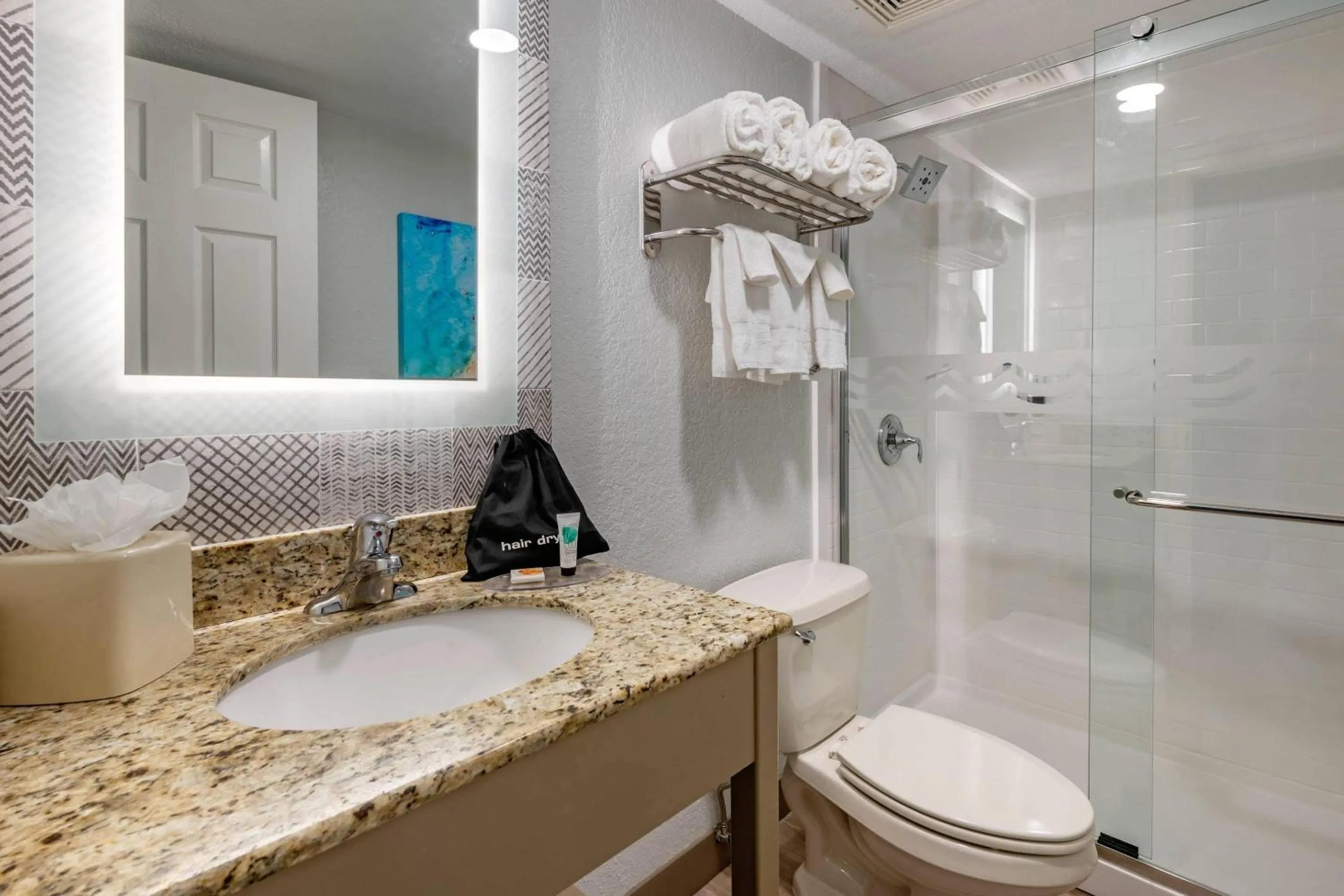Bedroom in Dolphin Sands Clearwater Beach, an Ascend Collection Hotel