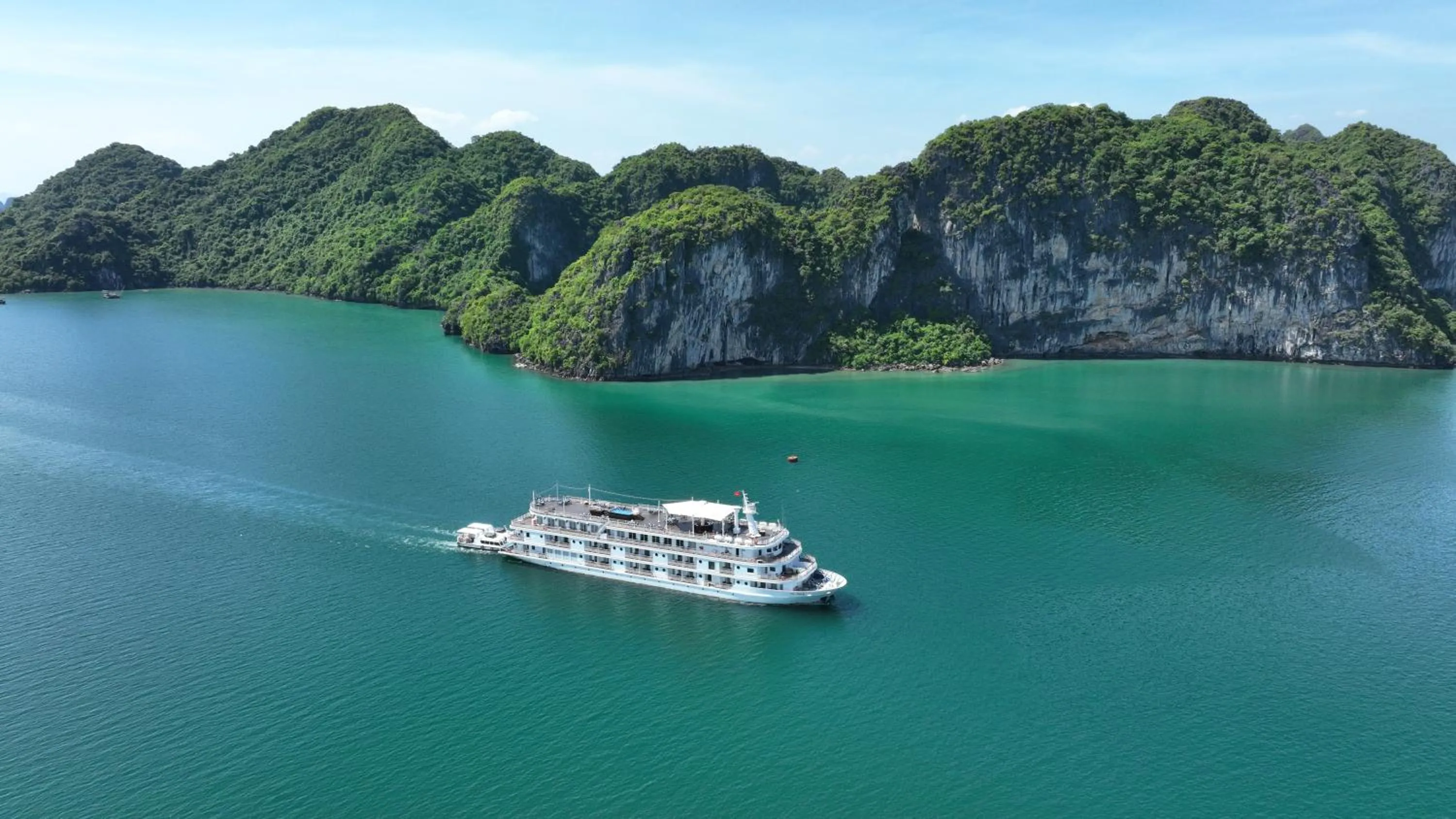Natural landscape in Paradise Grand Cruise - Lan Ha Bay