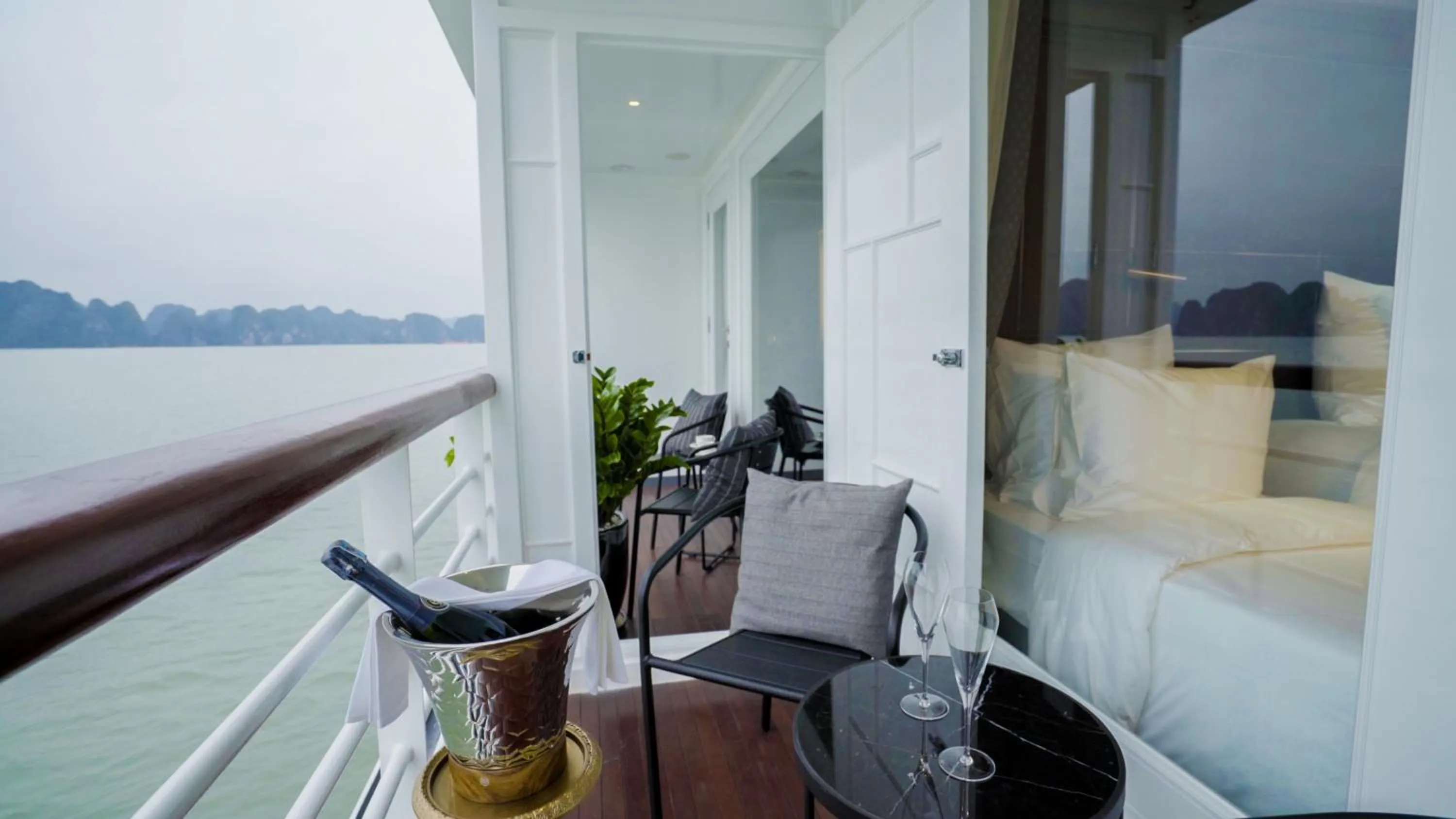 Balcony/Terrace in Paradise Grand Cruise - Lan Ha Bay