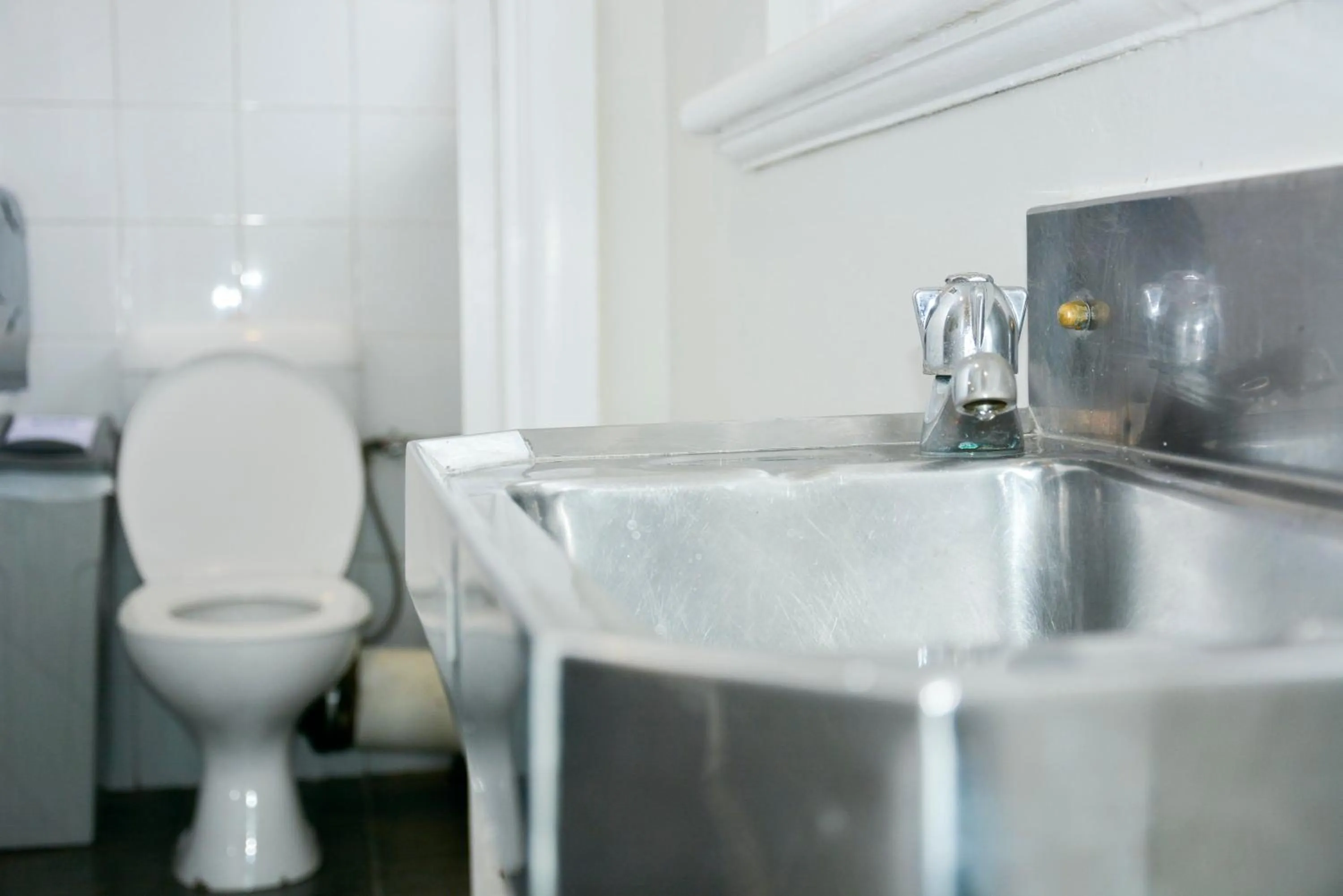 Bathroom in Pint On Punt Backpackers