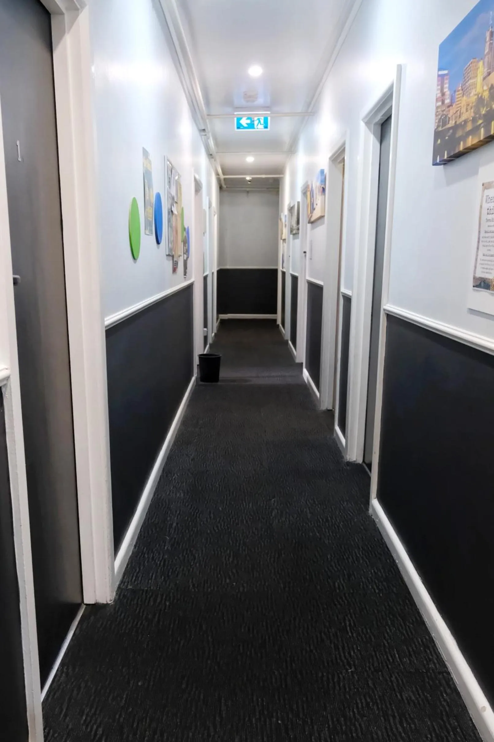 Property building in Pint On Punt Backpackers