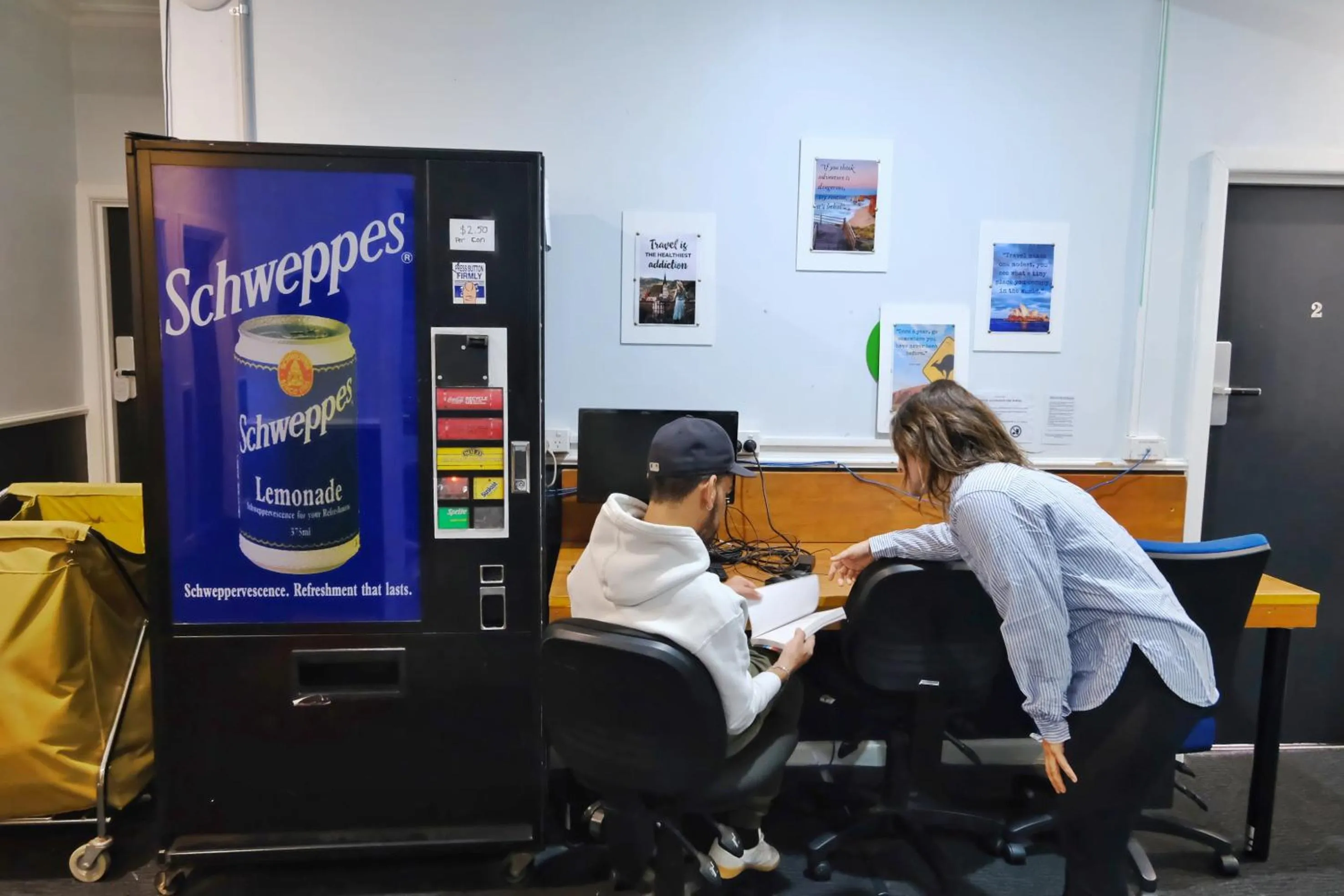 group of guests in Pint On Punt Backpackers
