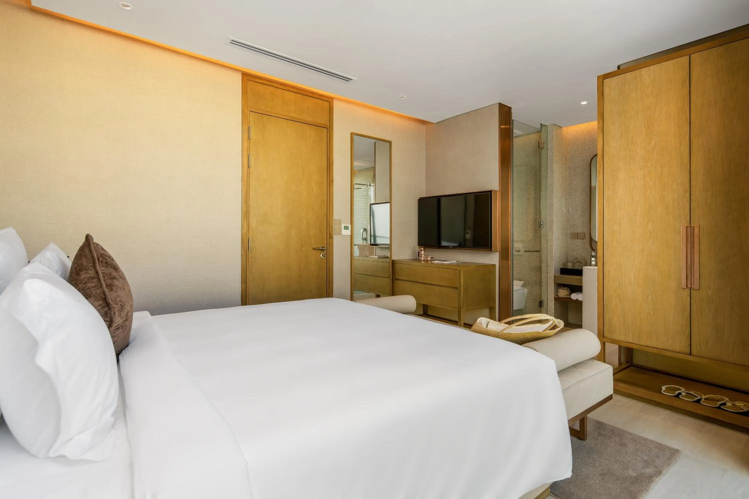 Bed in The Five Villas & Resort Quangnam - Danang