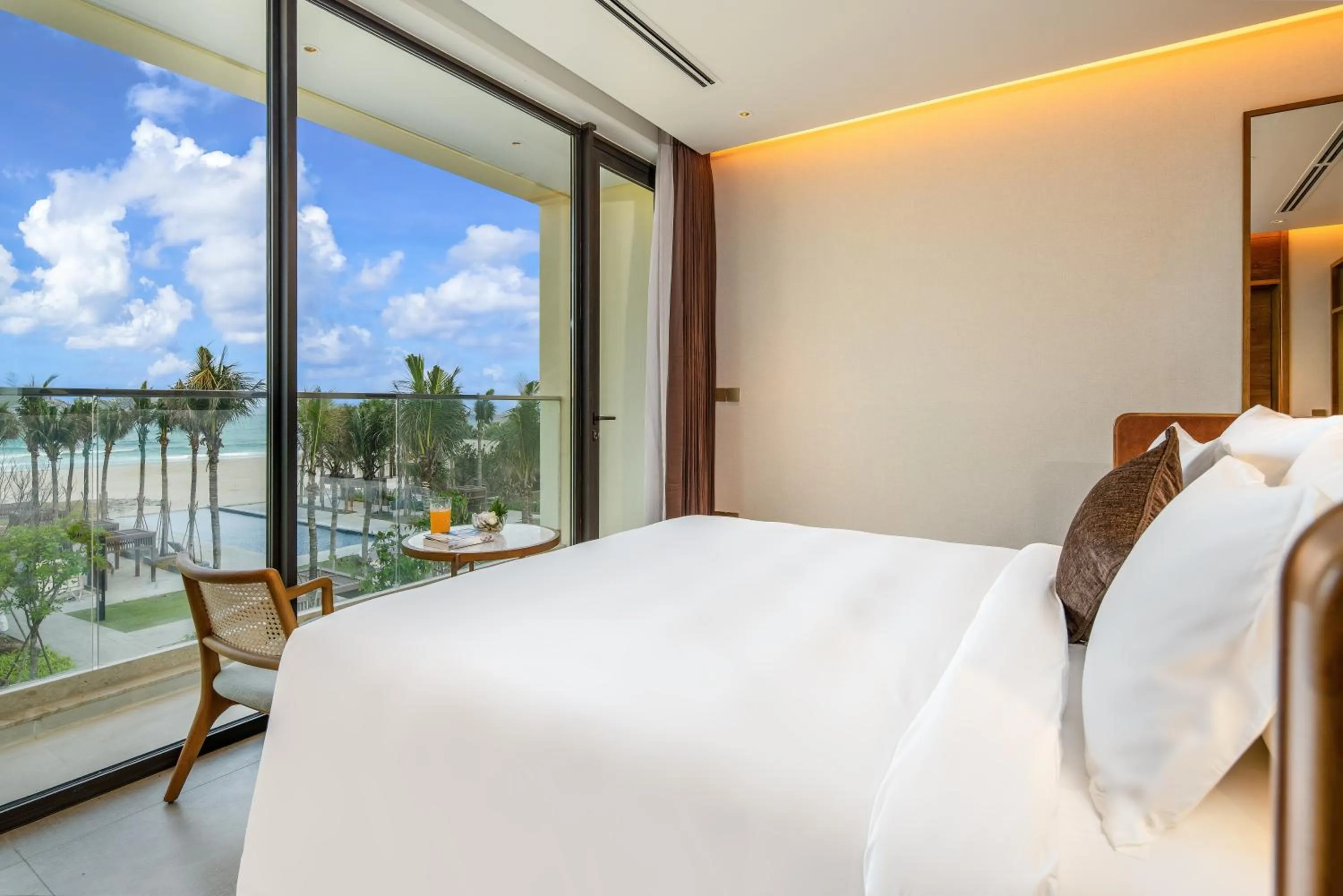 Bed in The Five Villas & Resort Quangnam - Danang