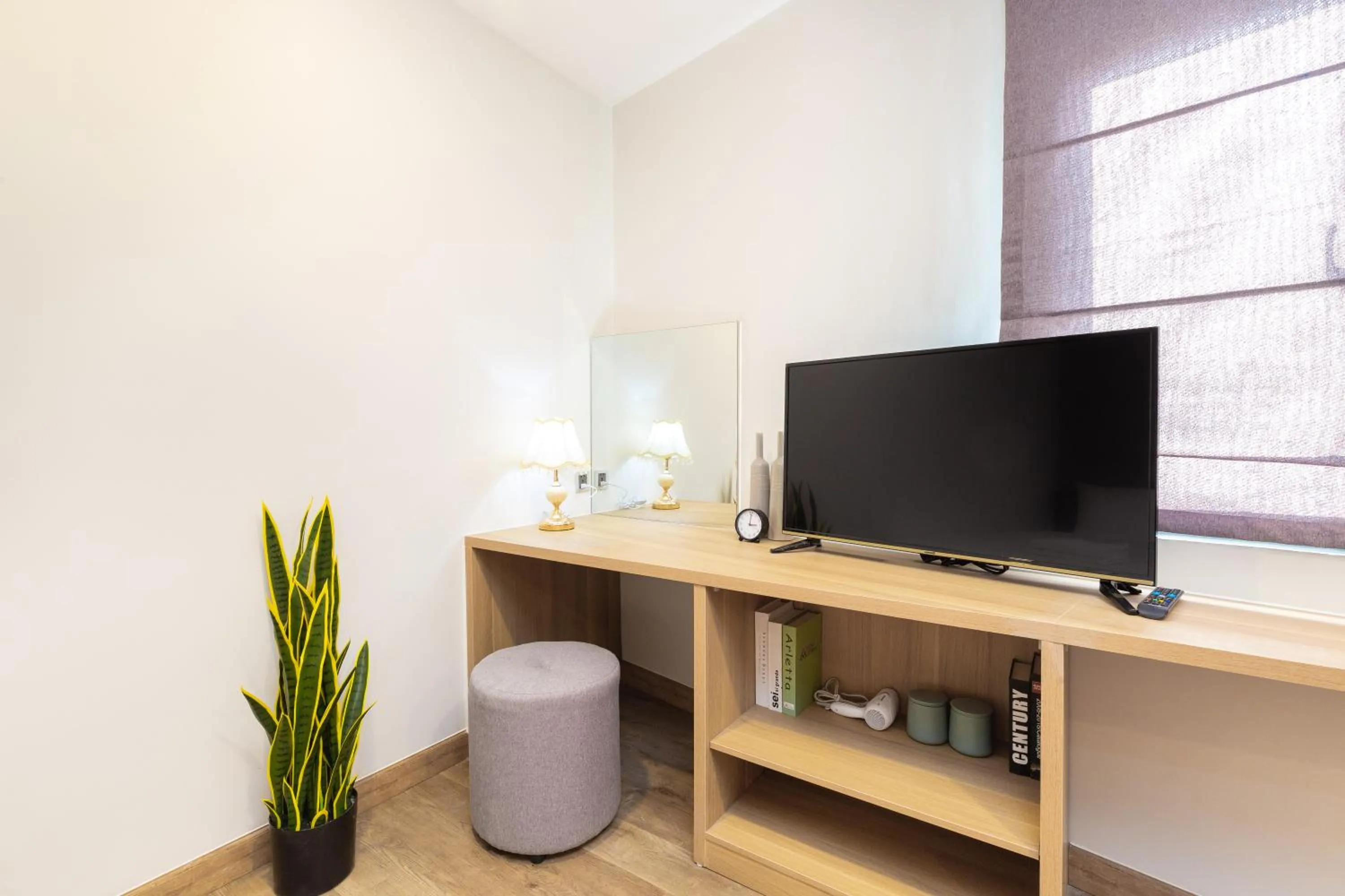 TV and multimedia in Cozrum Lux Hotel