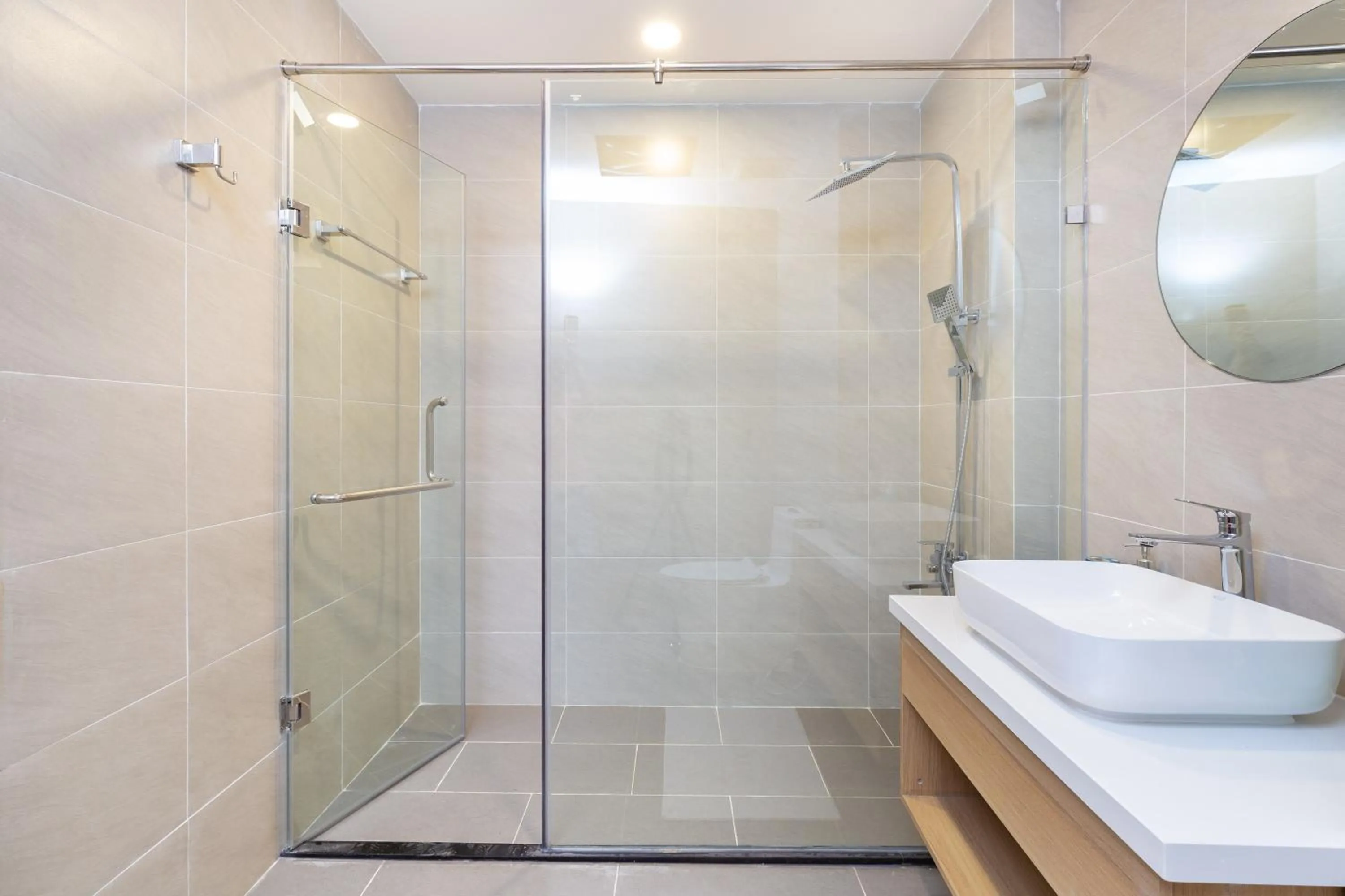 Shower in Cozrum Lux Hotel