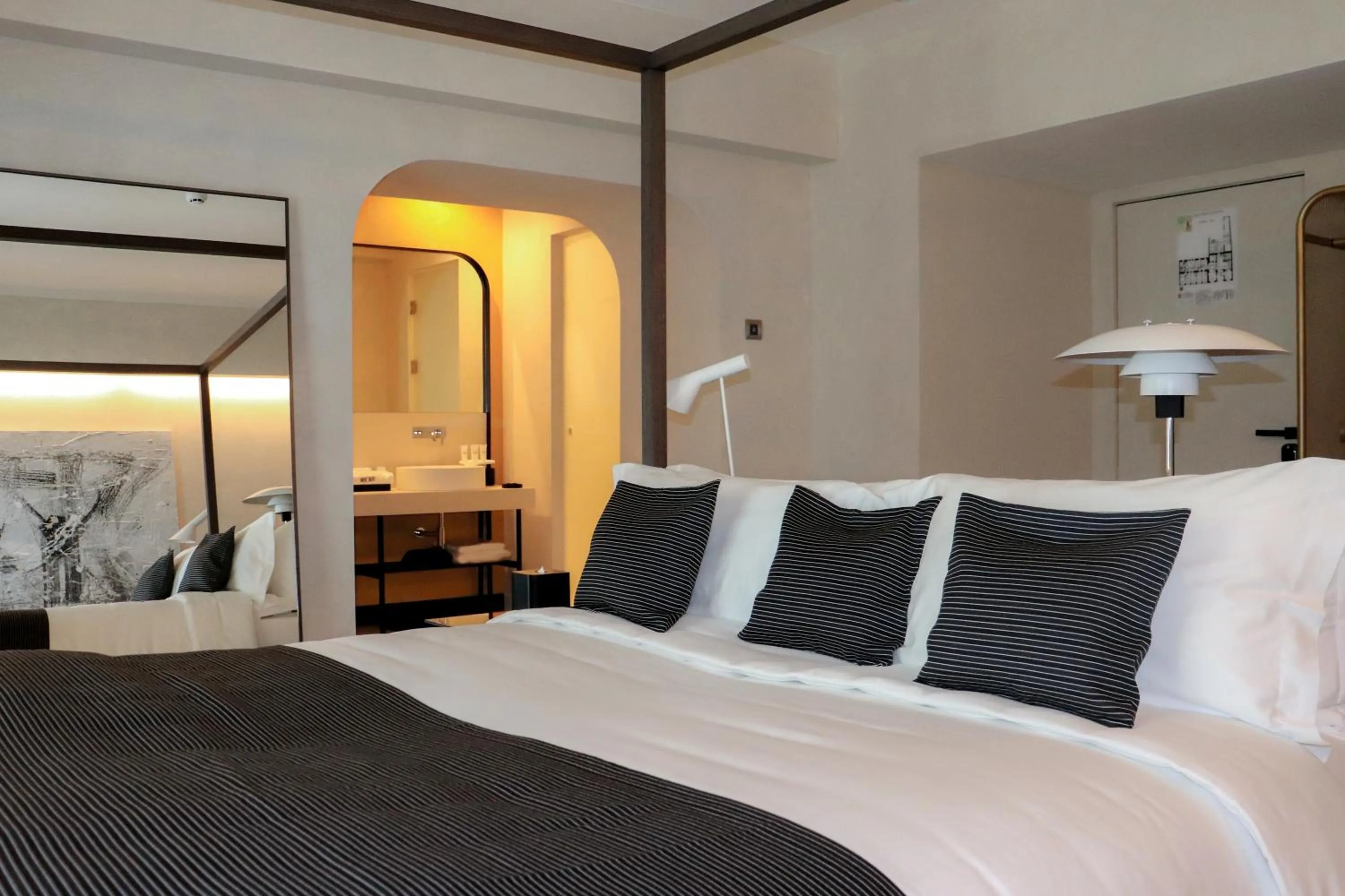 Bed in Monograph Freedom Square