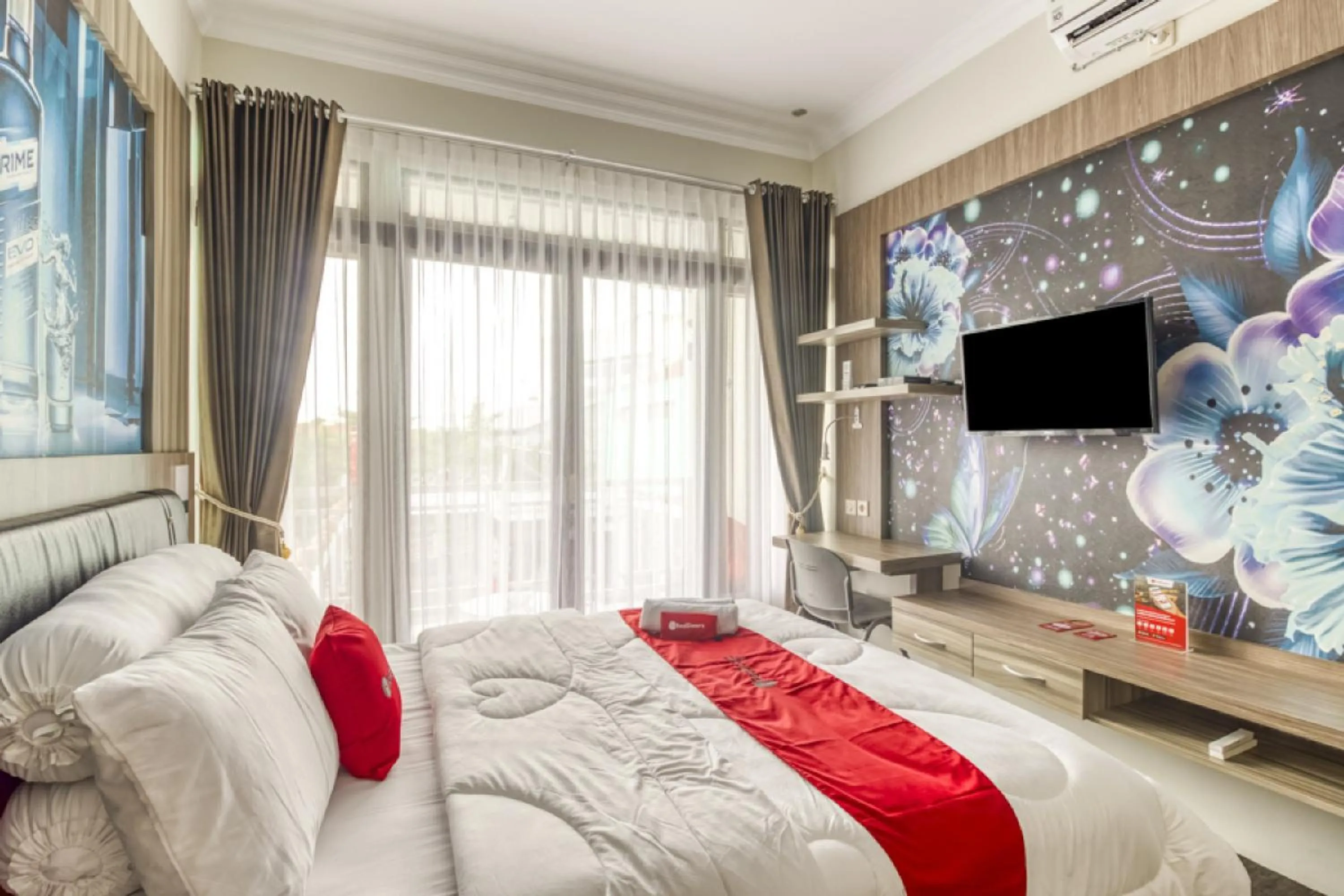Bedroom, Bed in RedDoorz Plus near Gembira Loka Zoo 2