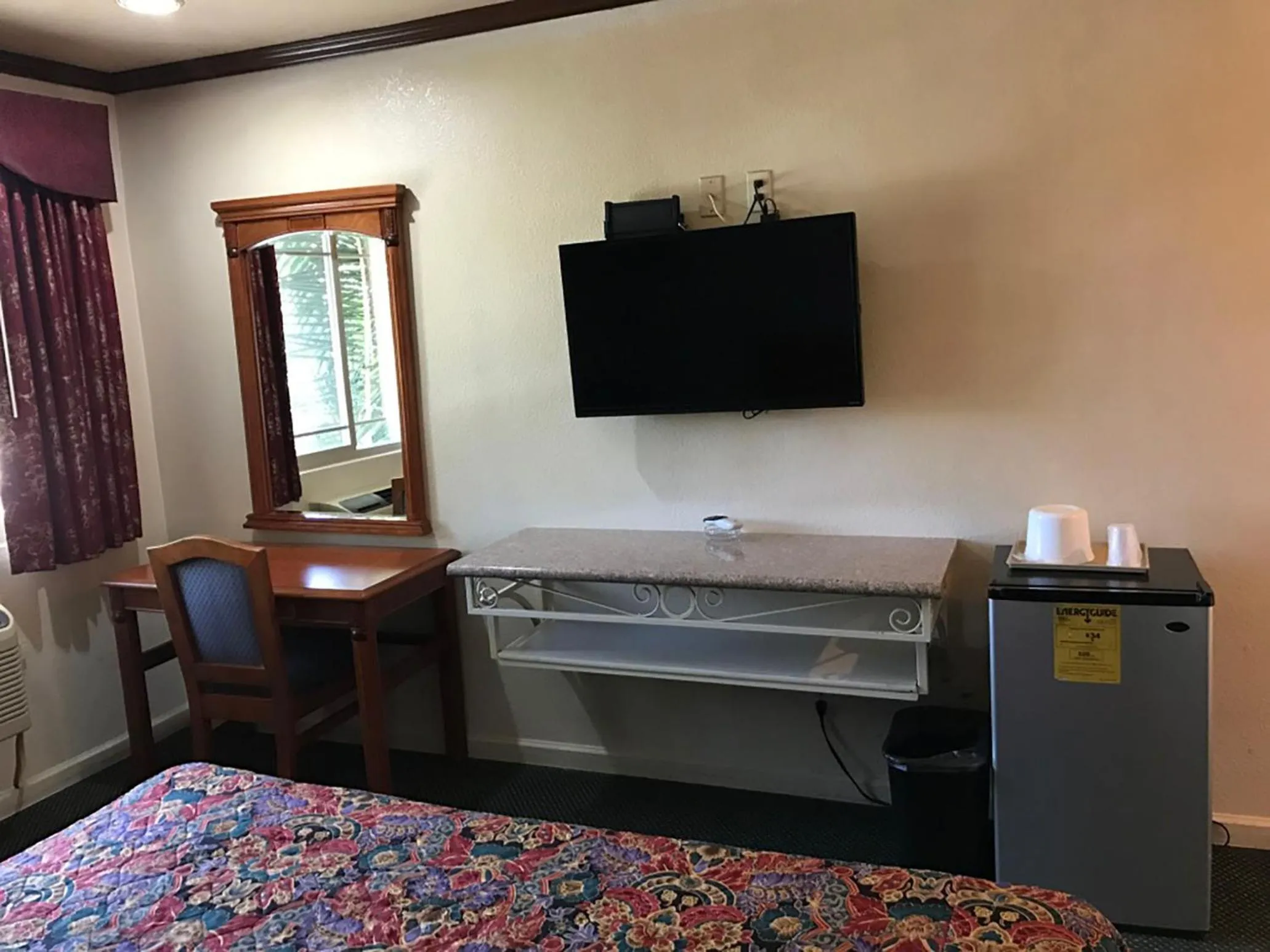 Bedroom in Starlight Inn Canoga Park