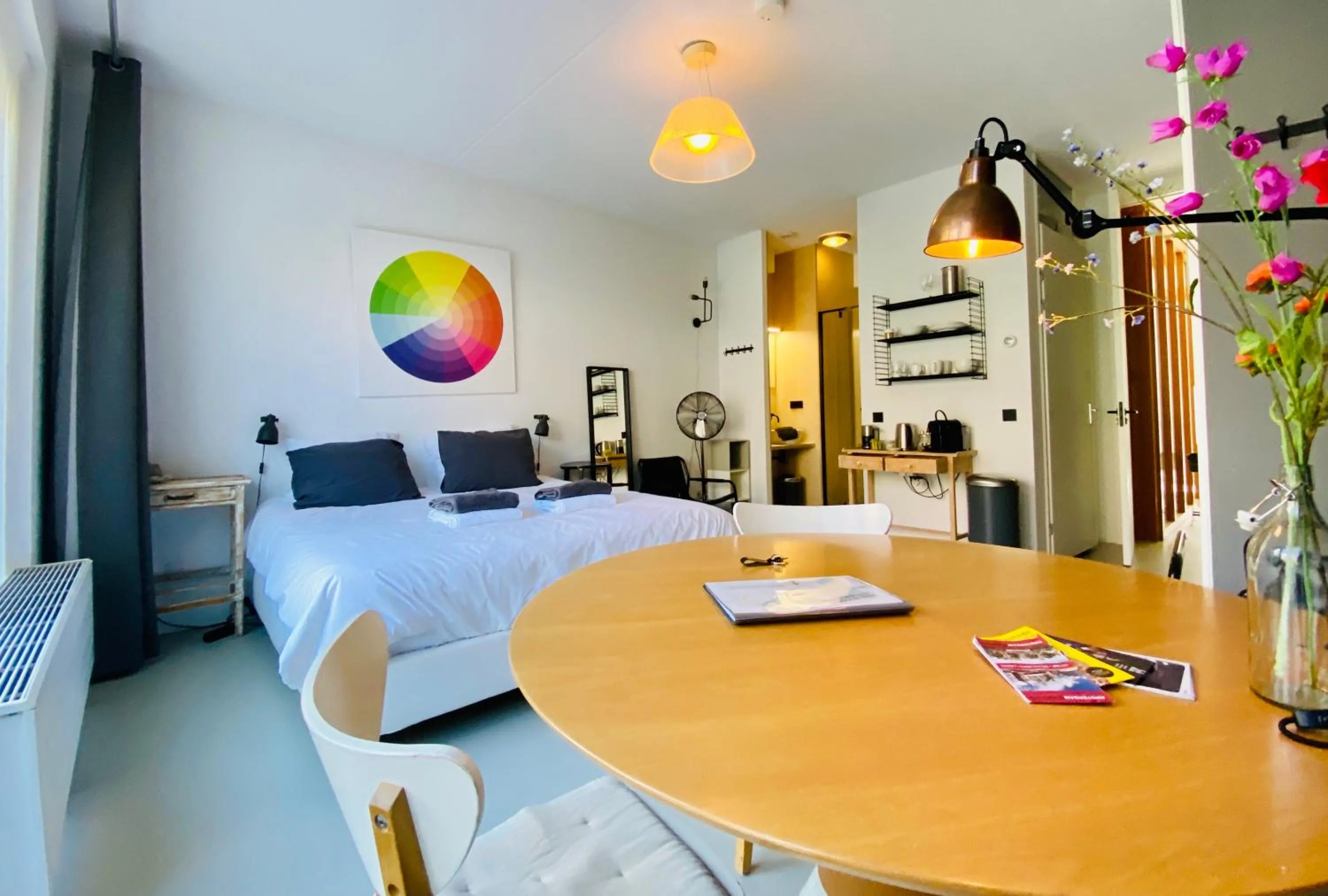 Private studio, patio garden and free car parking