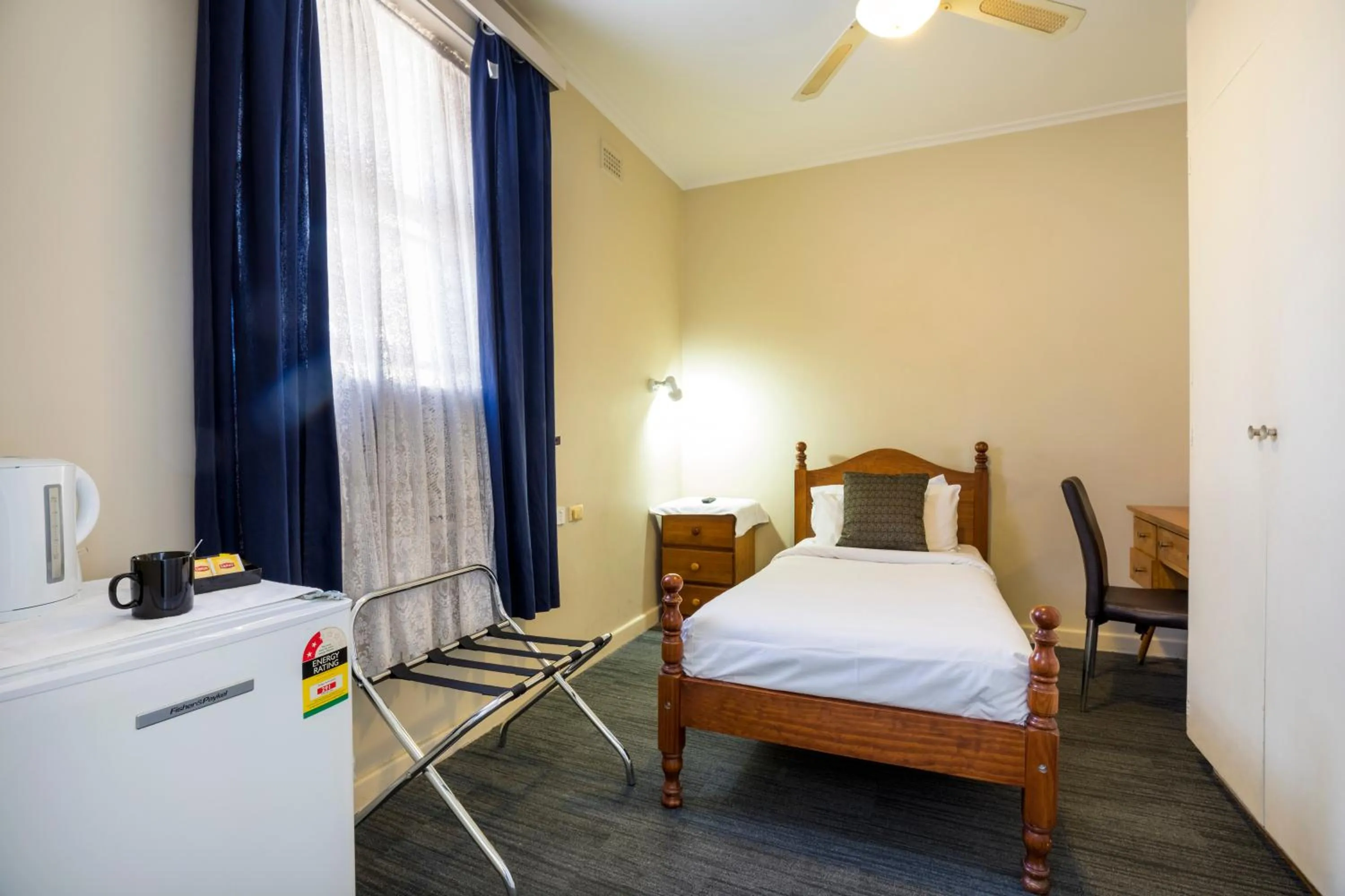 Bedroom, Bed in Esplanade Hotel Adelaide