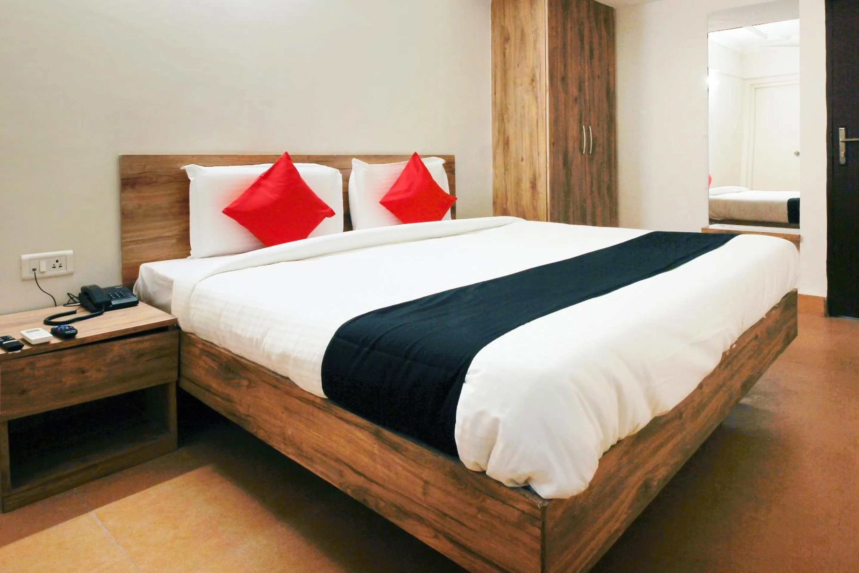 Bedroom, Bed in Capital O Sri Suprabhat Grand Near Kachiguda Railway Station