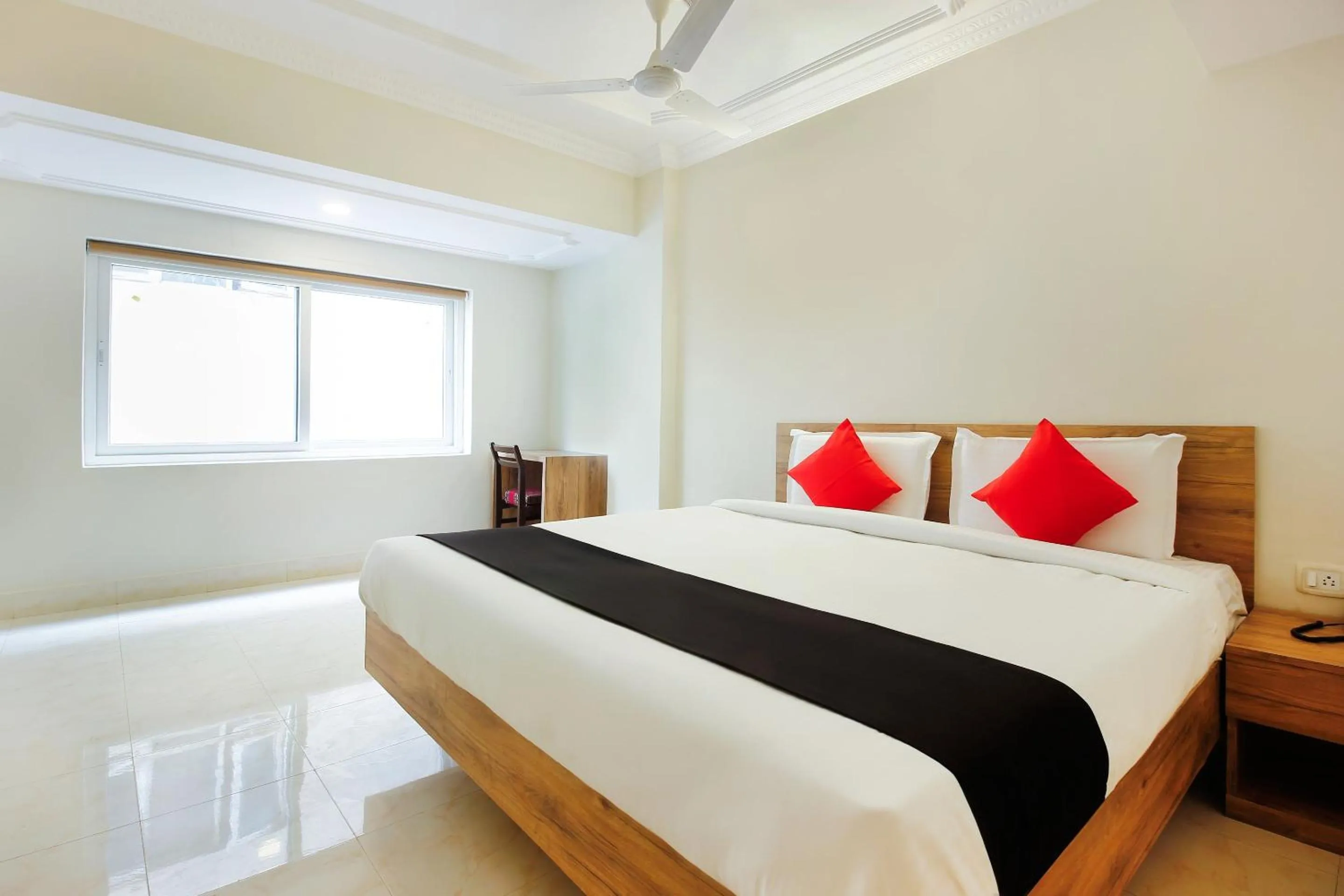 Bedroom, Bed in Capital O Sri Suprabhat Grand Near Kachiguda Railway Station