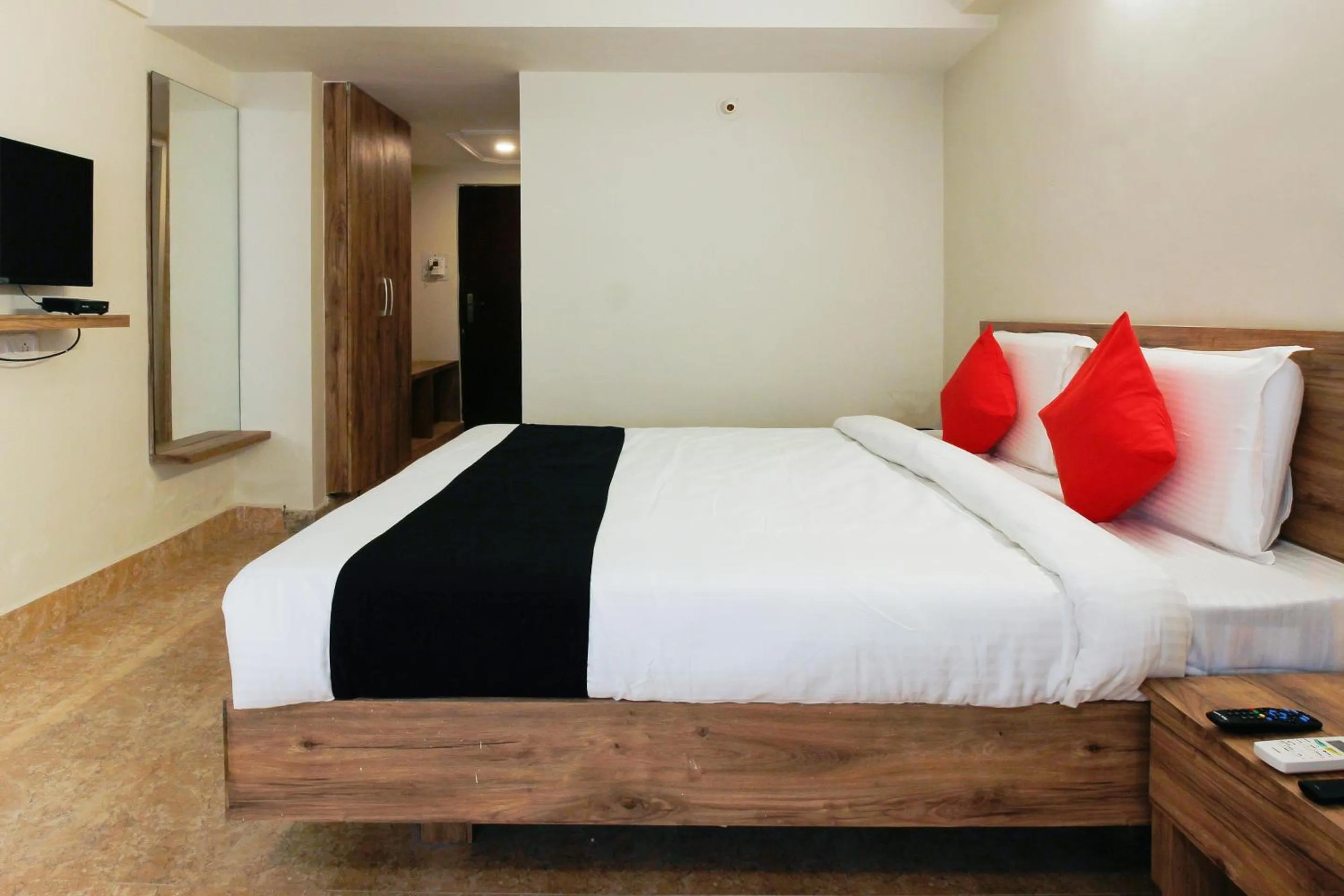 Bedroom, Bed in Capital O Sri Suprabhat Grand Near Kachiguda Railway Station