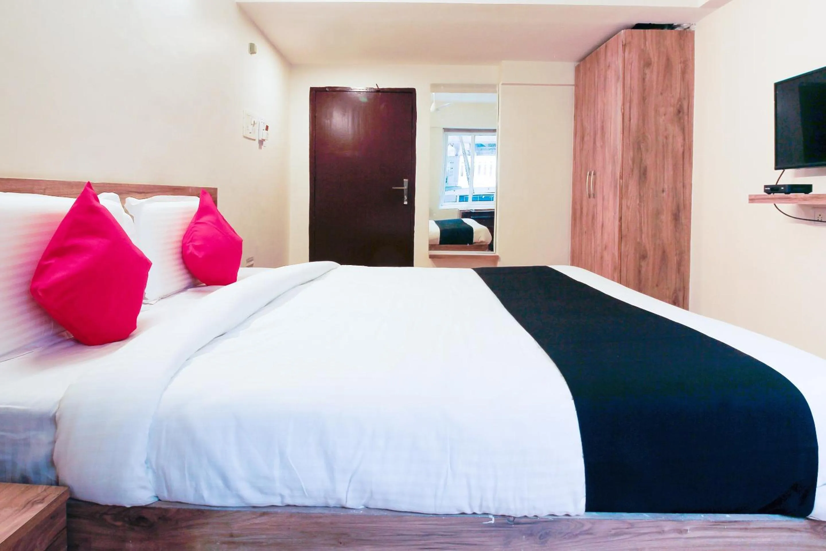 Bedroom, Bed in Capital O Sri Suprabhat Grand Near Kachiguda Railway Station