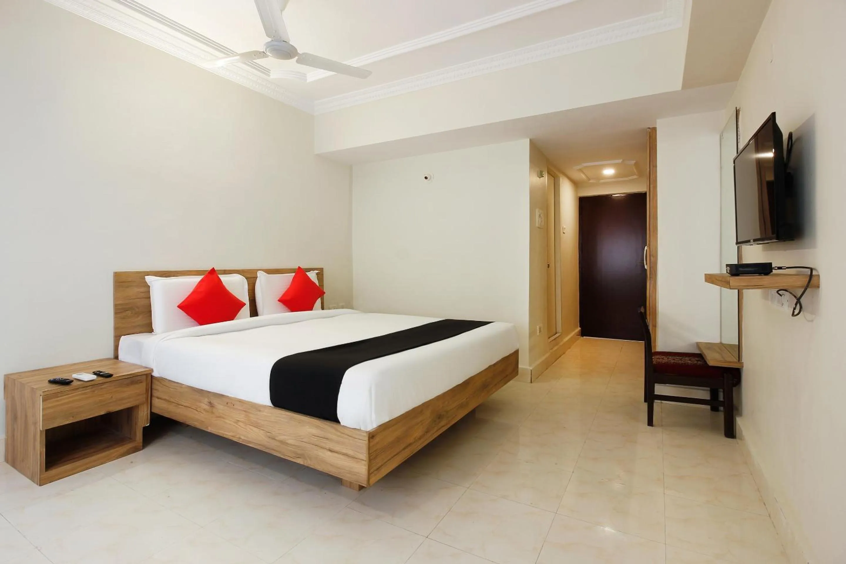 Bedroom, Bed in Capital O Sri Suprabhat Grand Near Kachiguda Railway Station
