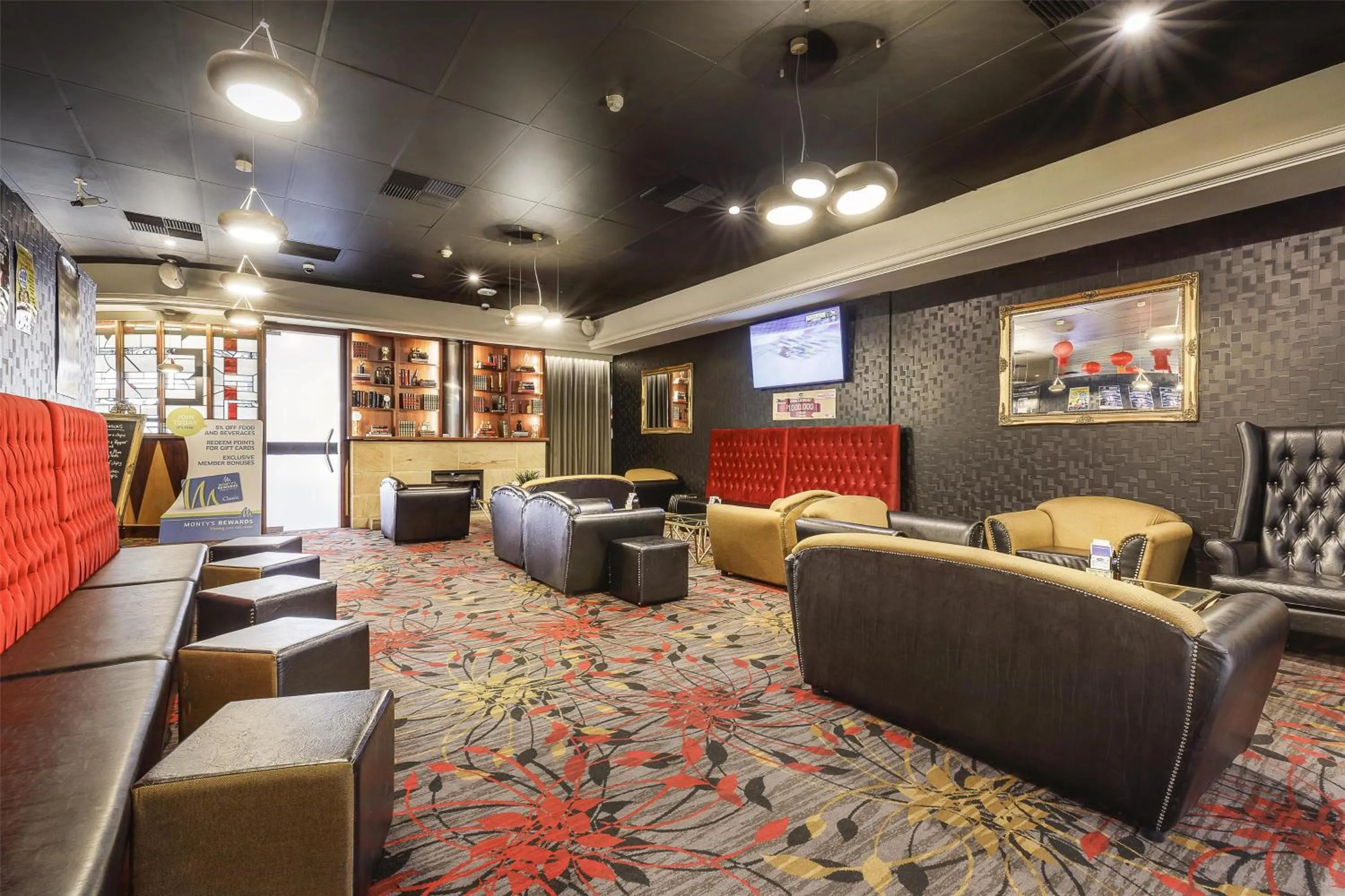 Lobby or reception in Nightcap at Findon Hotel