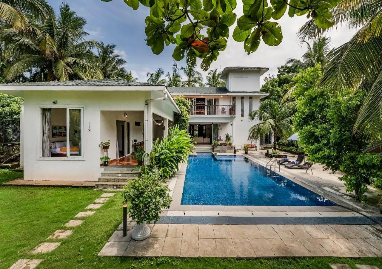 SaffronStays Osaree - 5BR pet-friendly villa near Kihim Beach with a pool and terrace