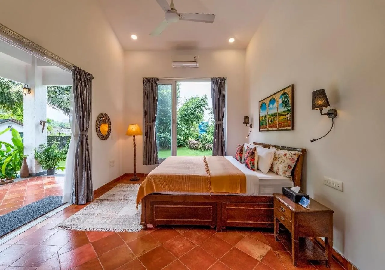 SaffronStays Osaree - 5BR pet-friendly villa near Kihim Beach with a pool and terrace